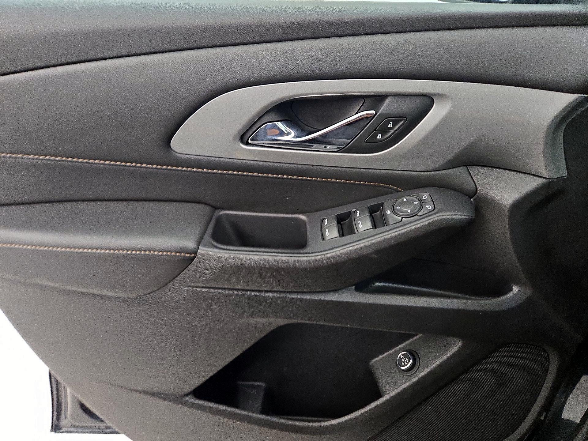 Thumbnail: 2021 Chevrolet Traverse - 12