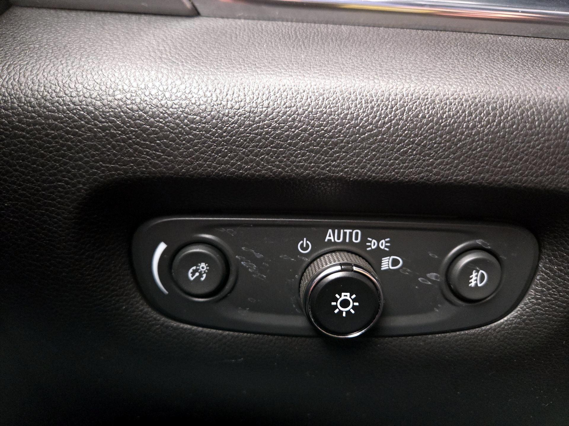 Thumbnail: 2021 Chevrolet Traverse - 13