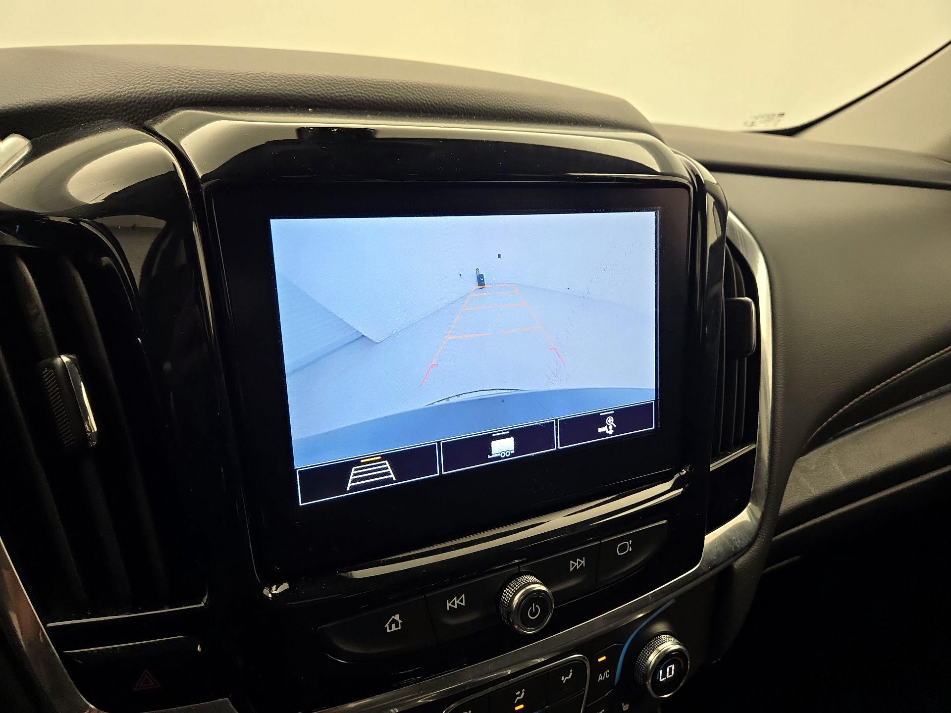 Thumbnail: 2021 Chevrolet Traverse - 14