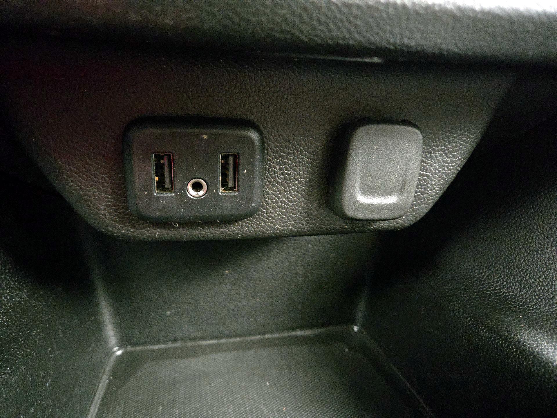 Thumbnail: 2021 Chevrolet Traverse - 18