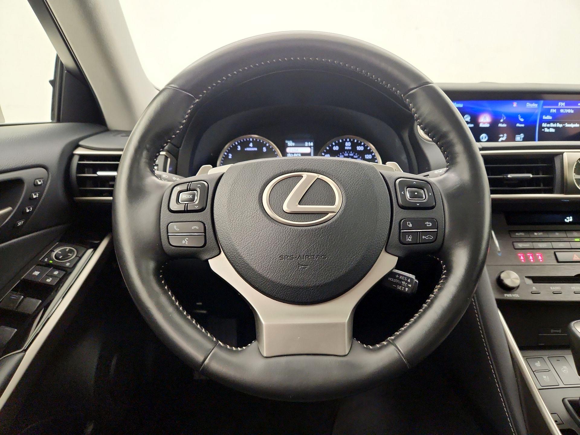 Thumbnail: 2020 Lexus IS - 10