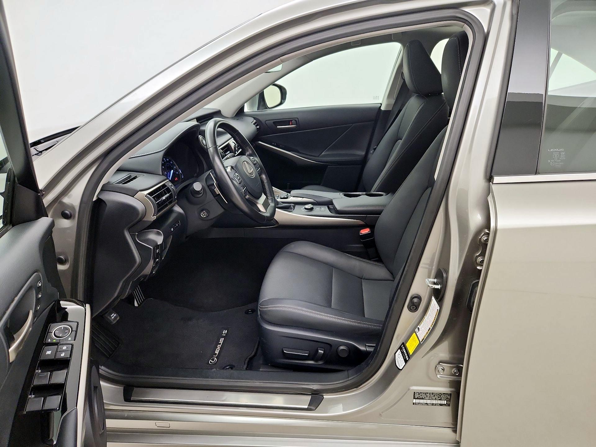 Thumbnail: 2020 Lexus IS - 11