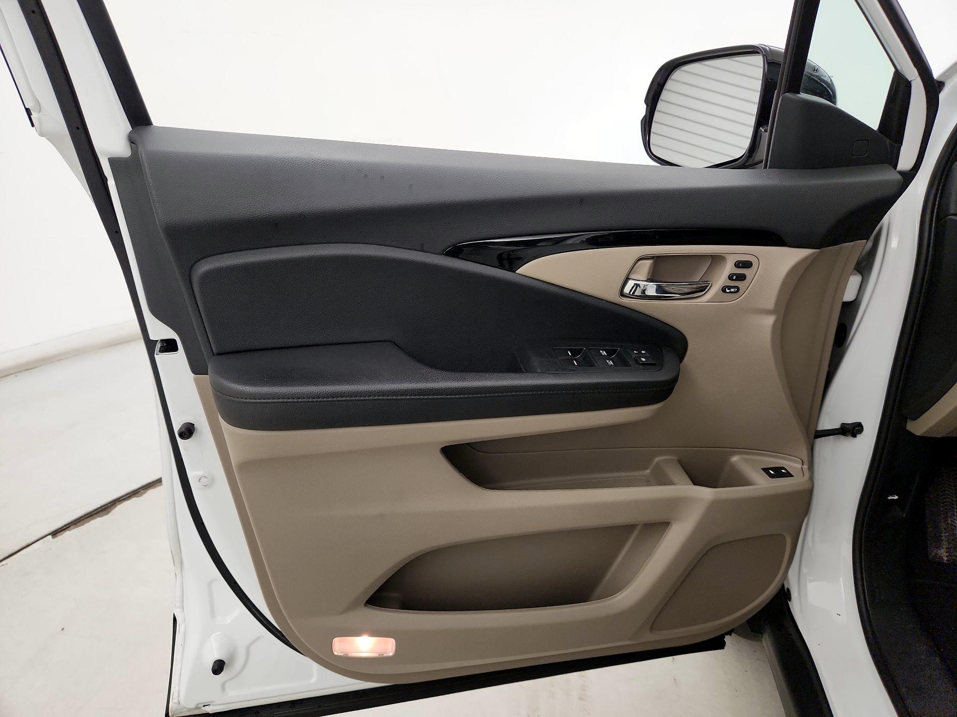 Thumbnail: 2022 Honda Pilot - 12