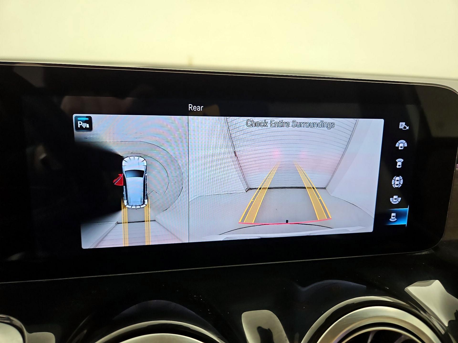 Thumbnail: 2022 Mercedes-Benz GLB - 15