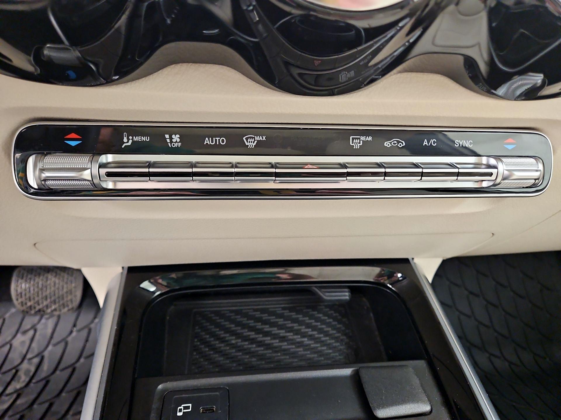 Thumbnail: 2022 Mercedes-Benz GLB - 17