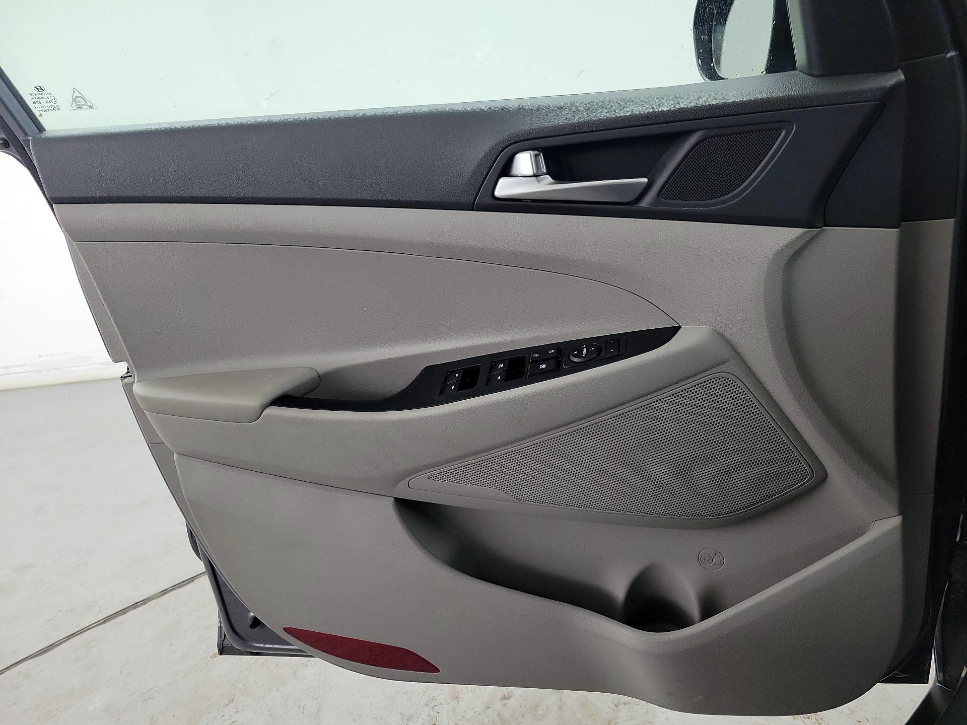 Thumbnail: 2019 Hyundai Tucson - 12