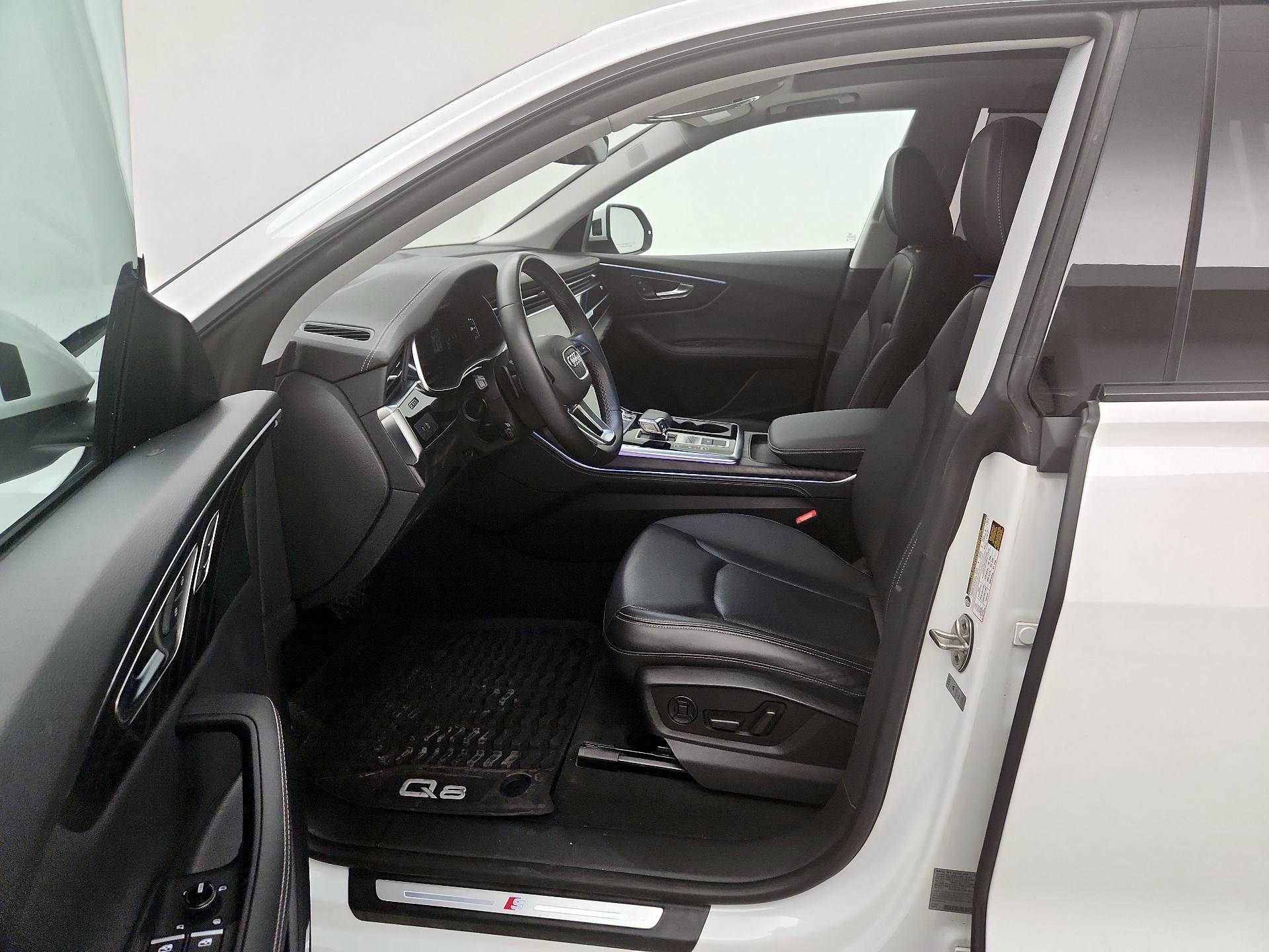 Thumbnail: 2023 Audi Q8 - 11