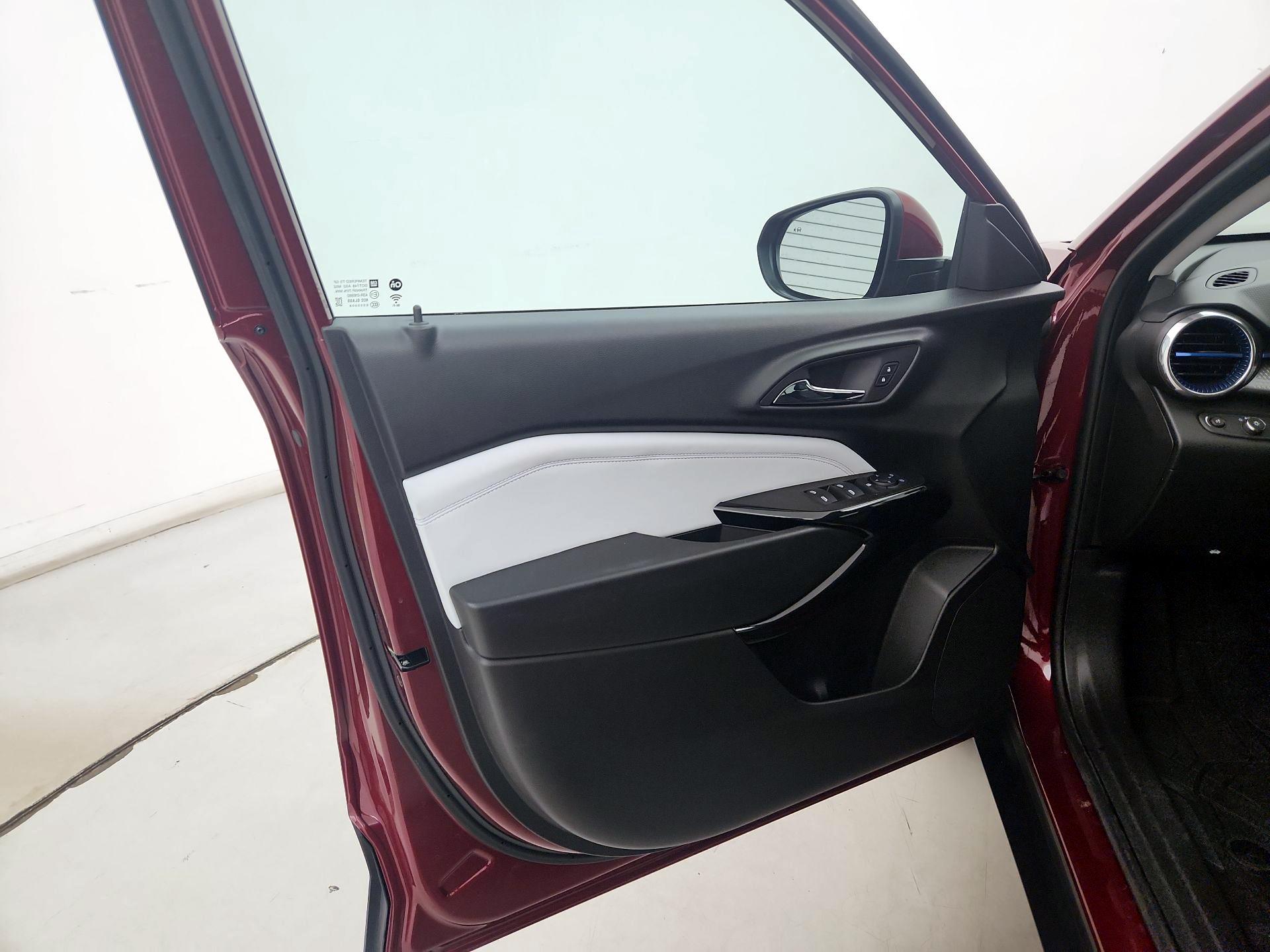 Thumbnail: 2025 Chevrolet Trax - 12