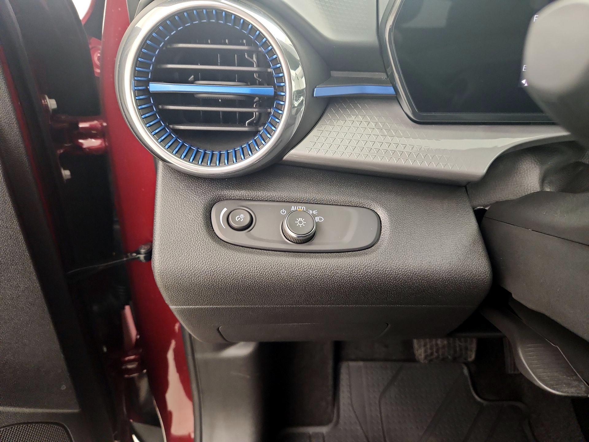 Thumbnail: 2025 Chevrolet Trax - 13