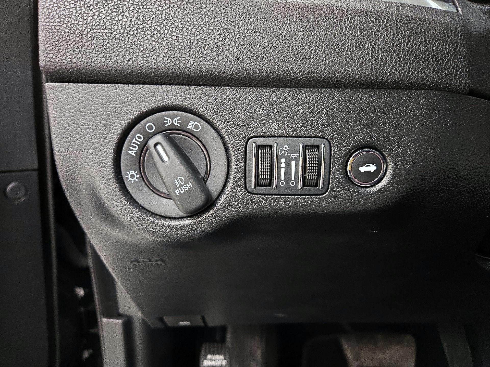 Thumbnail: 2023 Chrysler 300 - 13