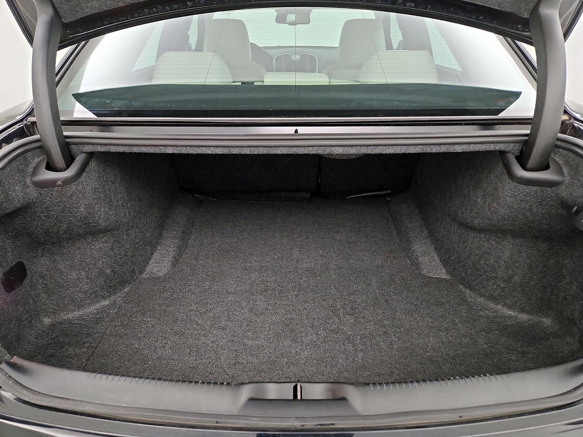 Thumbnail: 2023 Chrysler 300 - 20