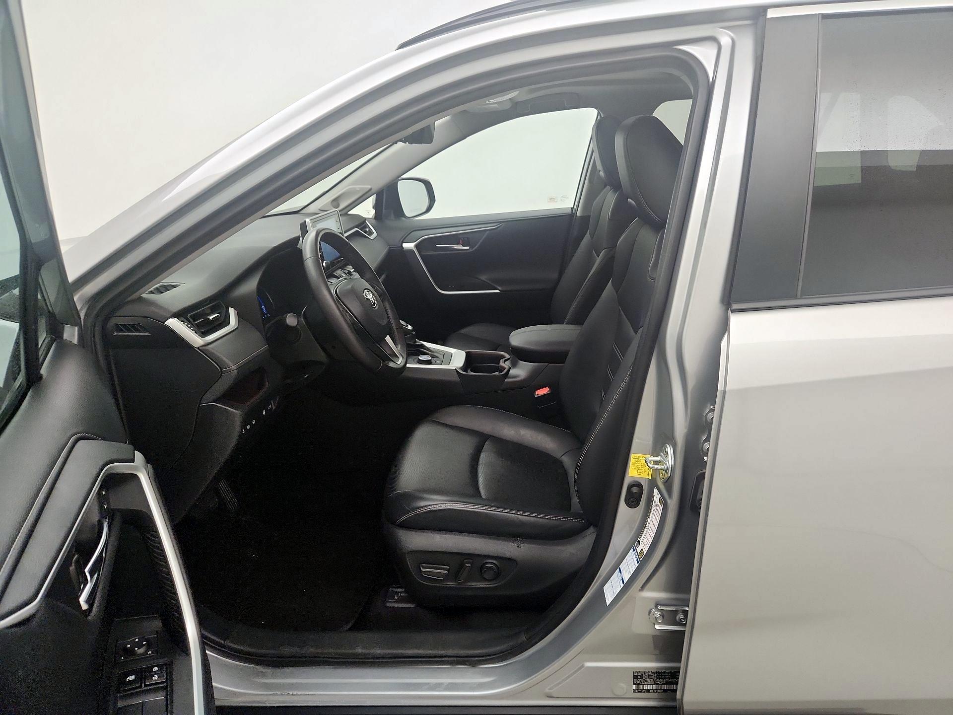 Thumbnail: 2021 Toyota RAV4 - 11