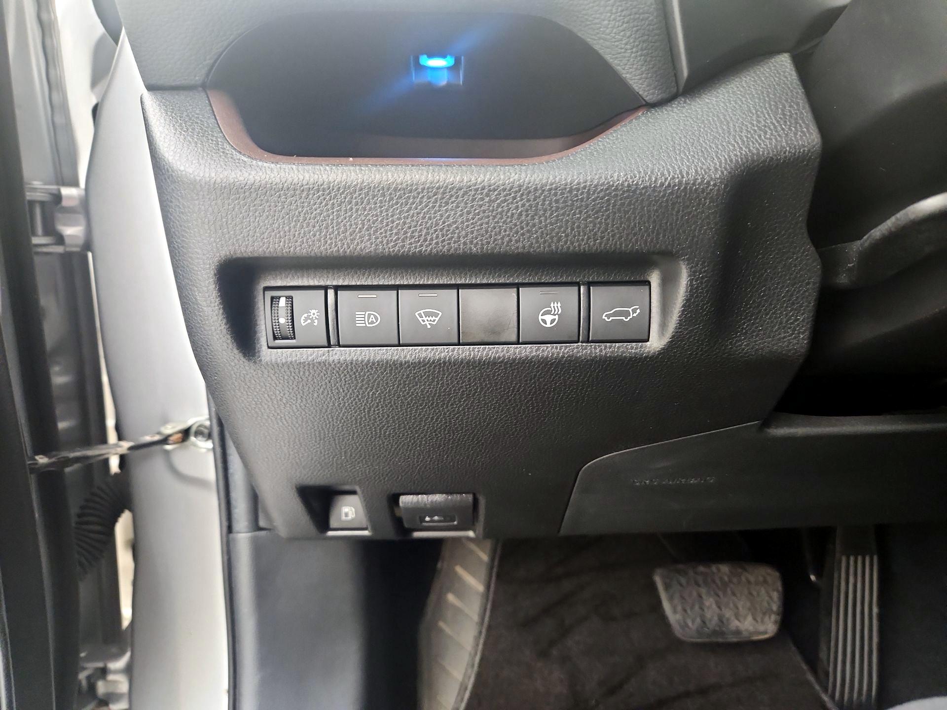 Thumbnail: 2021 Toyota RAV4 - 13