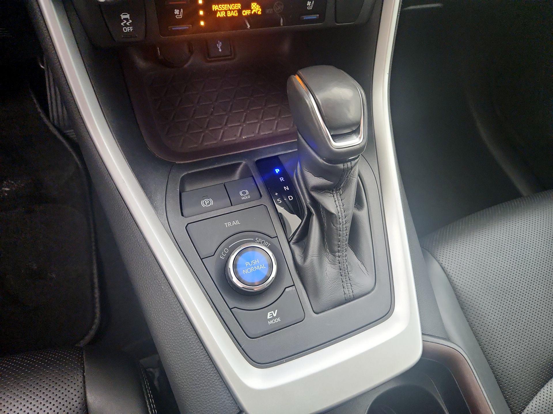 Thumbnail: 2021 Toyota RAV4 - 18