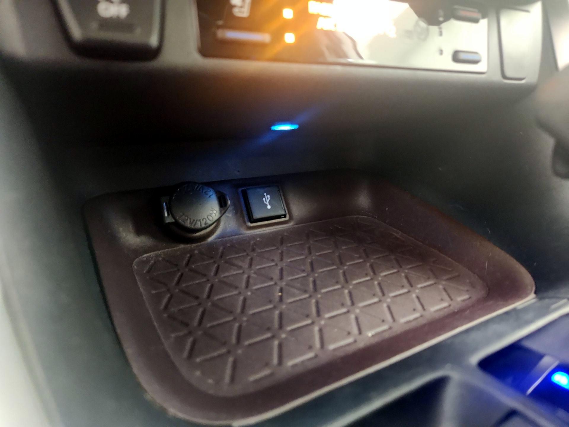 Thumbnail: 2021 Toyota RAV4 - 19