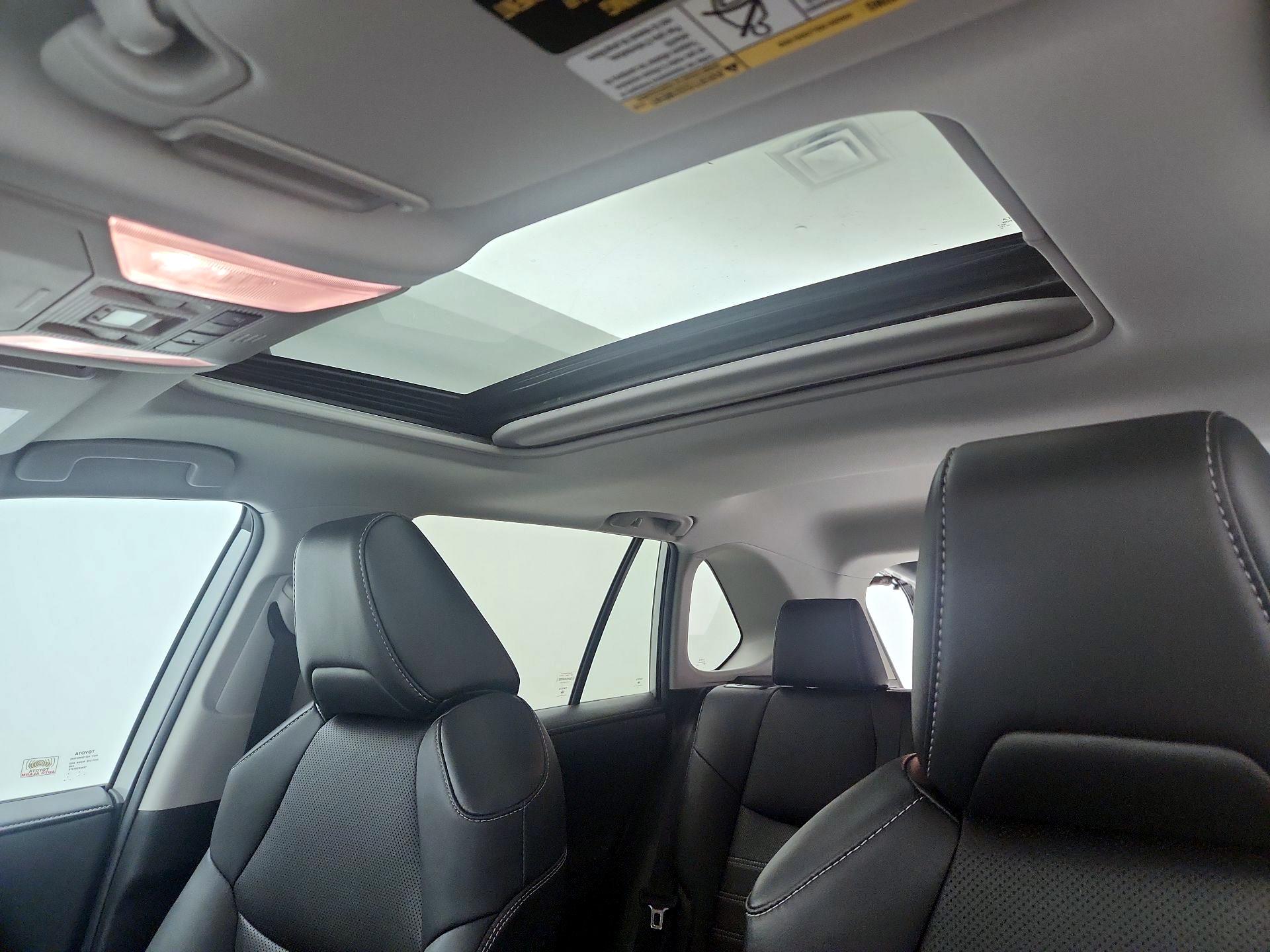 Thumbnail: 2021 Toyota RAV4 - 20