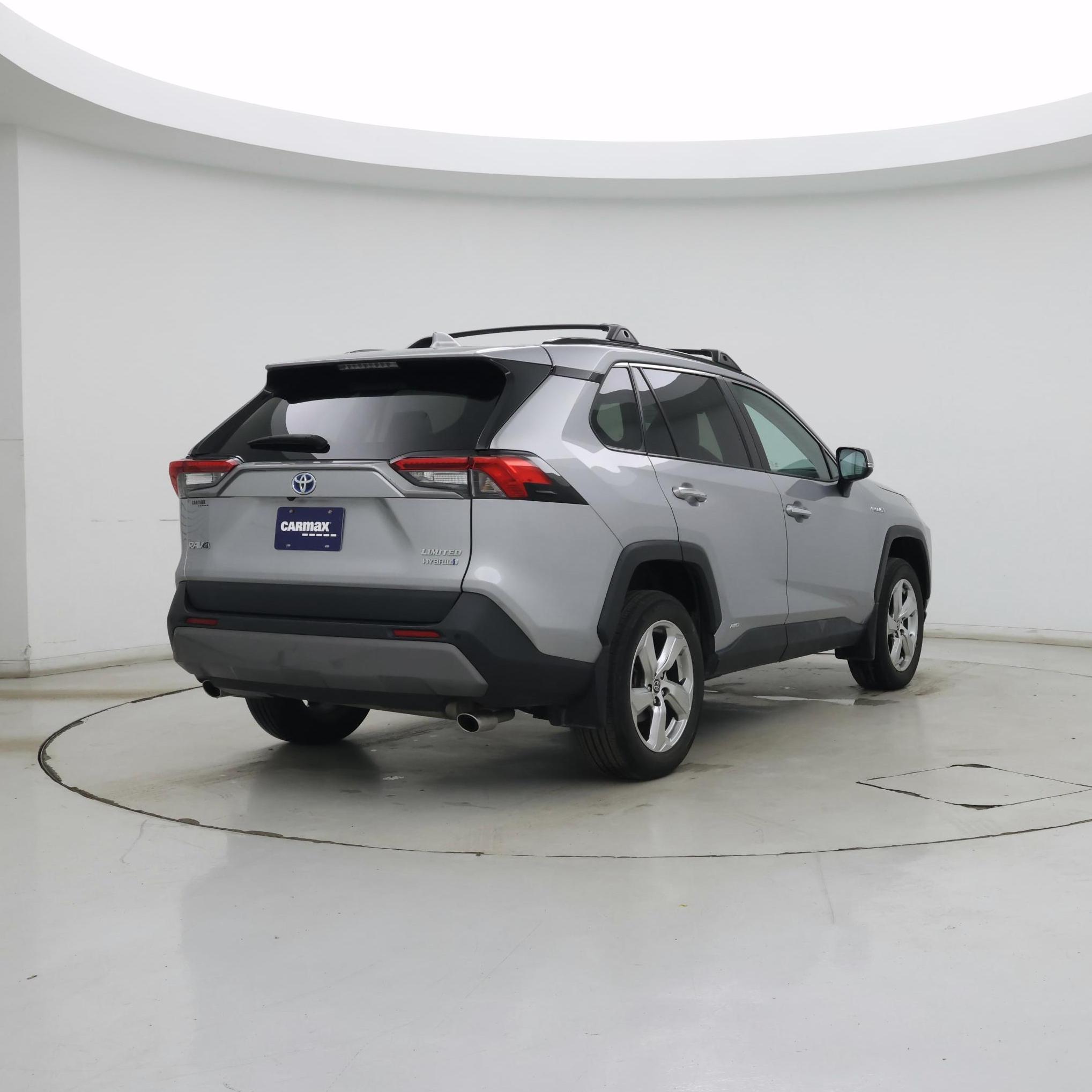 Thumbnail: 2021 Toyota RAV4 - 8