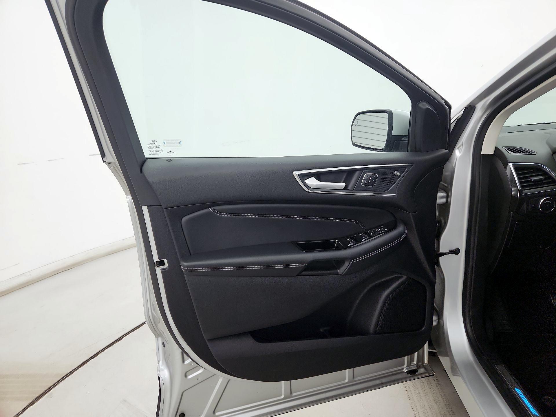 Thumbnail: 2019 Ford Edge - 12