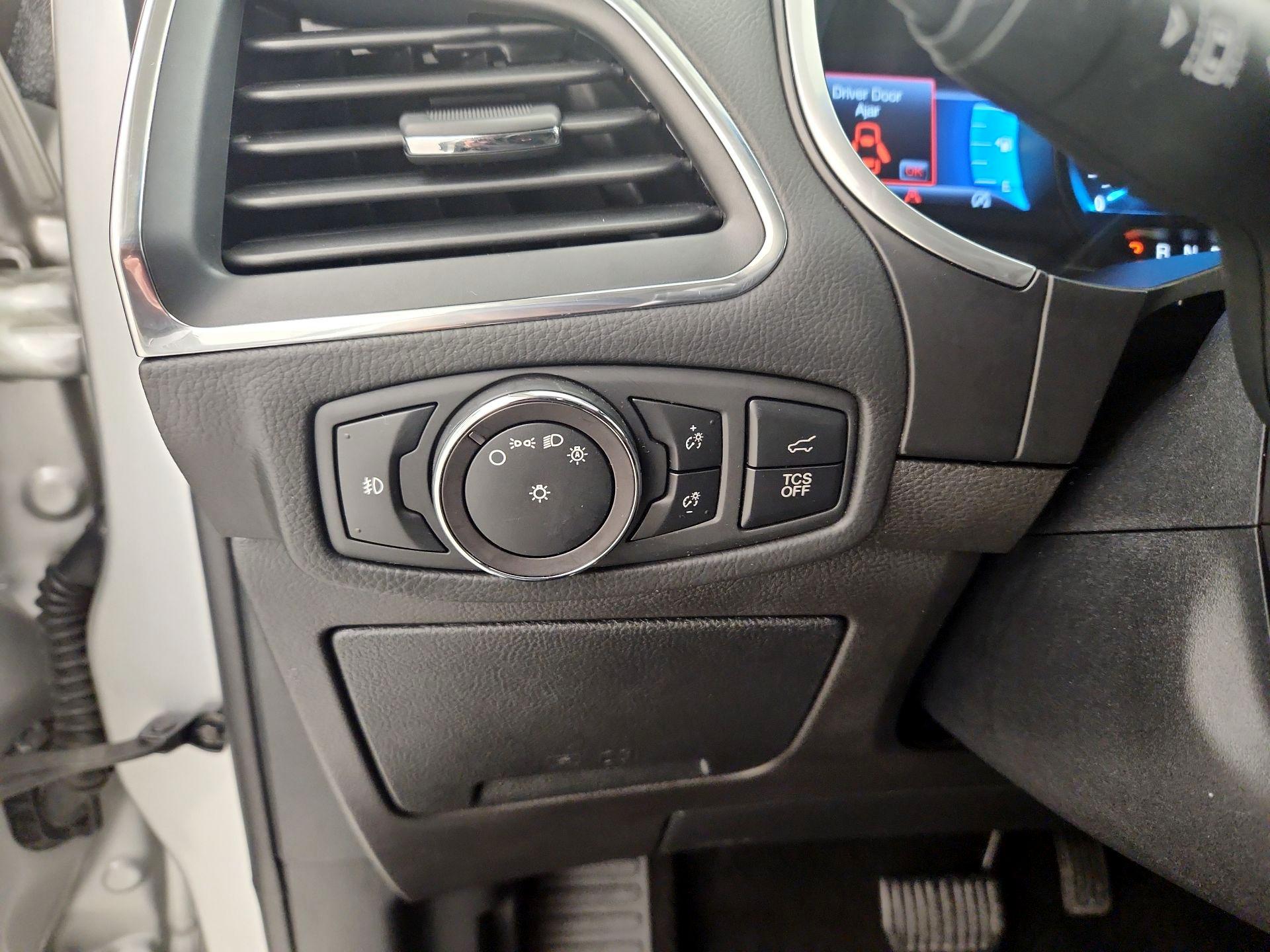 Thumbnail: 2019 Ford Edge - 13