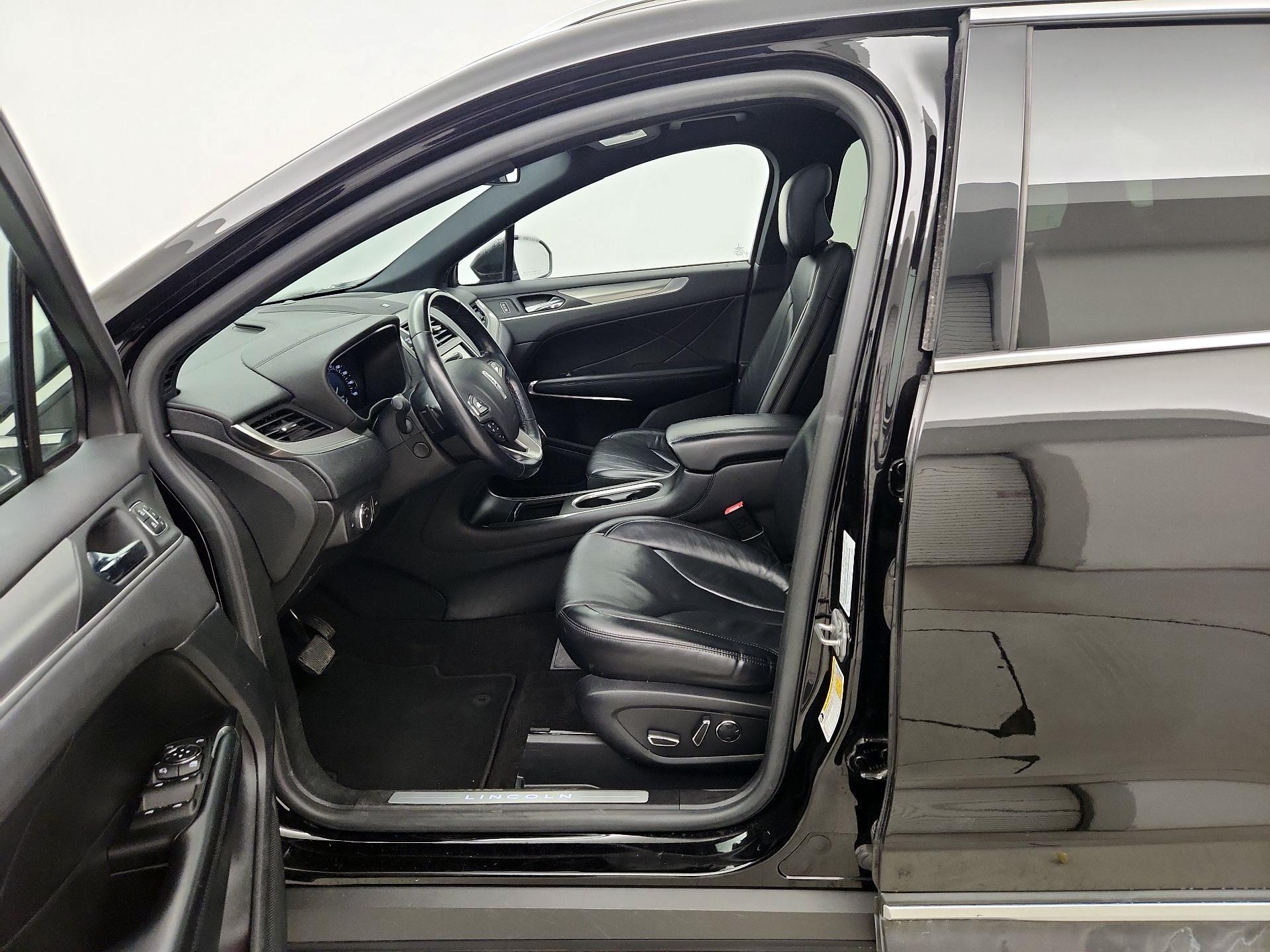 Thumbnail: 2019 Lincoln MKC - 11