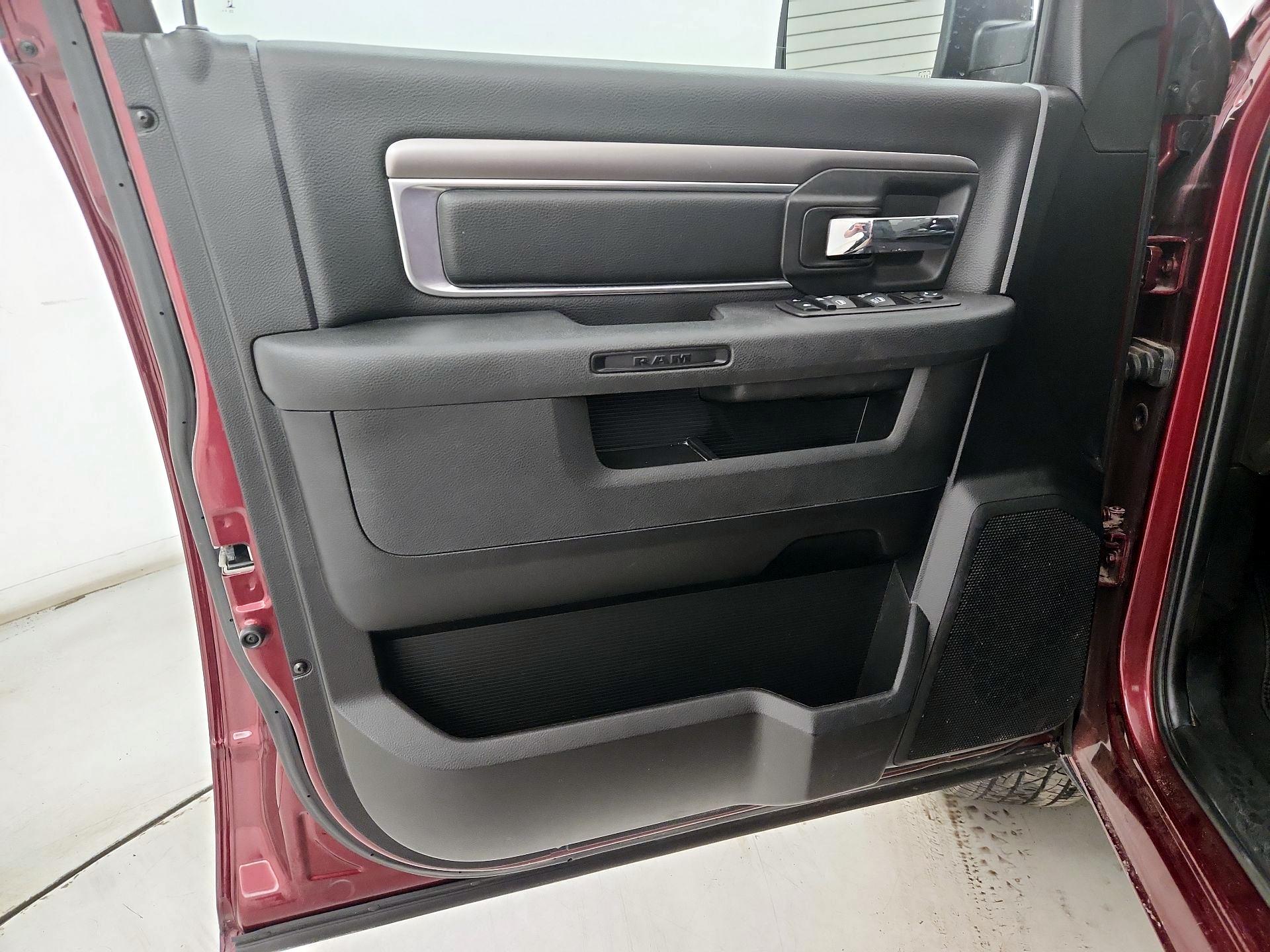 Thumbnail: 2024 RAM 1500 Classic - 12