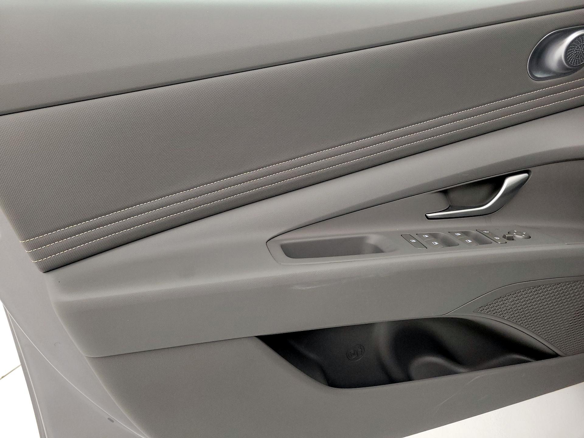 Thumbnail: 2025 Hyundai Elantra - 12