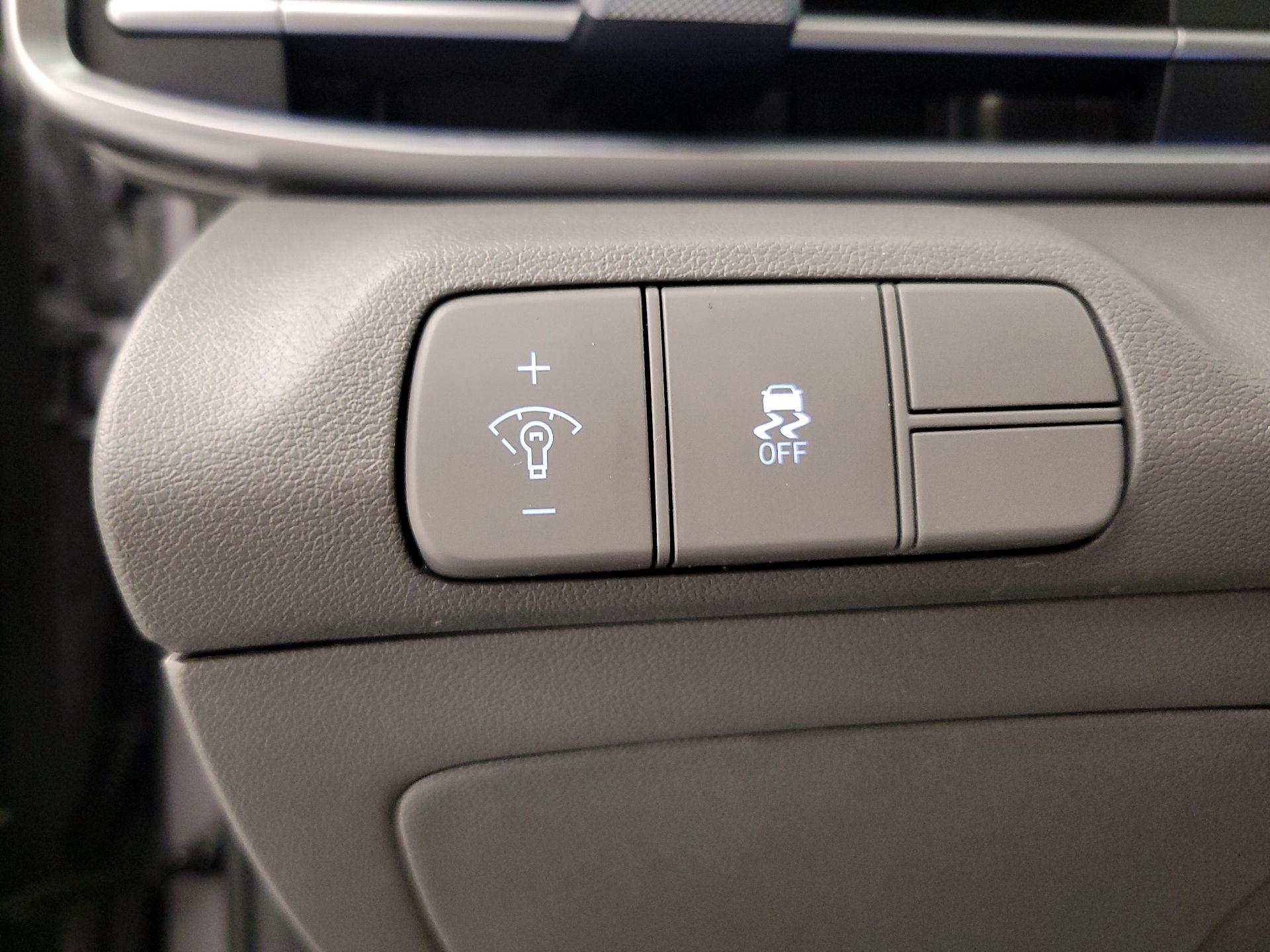 Thumbnail: 2025 Hyundai Elantra - 13