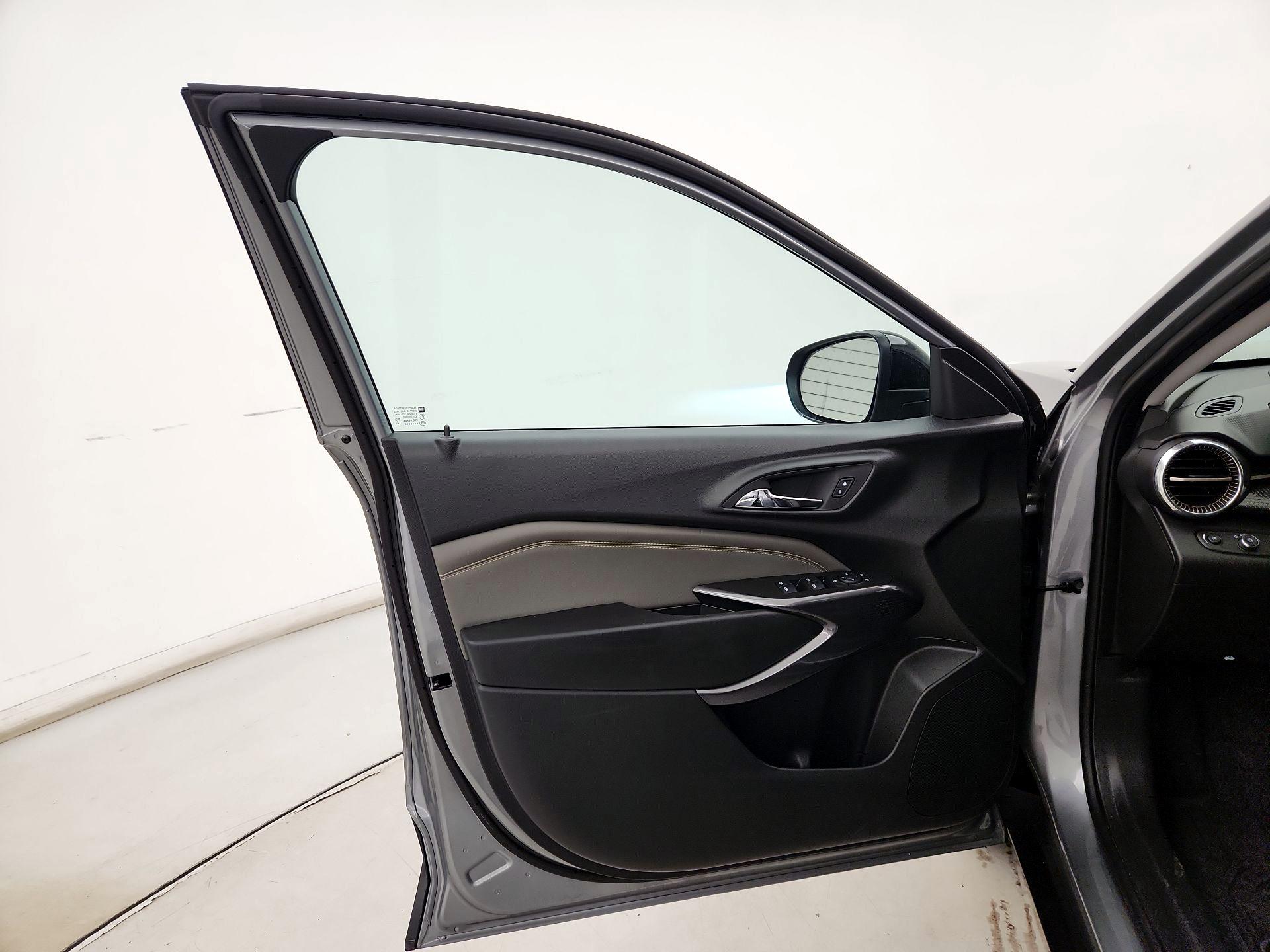 Thumbnail: 2025 Chevrolet Trax - 12