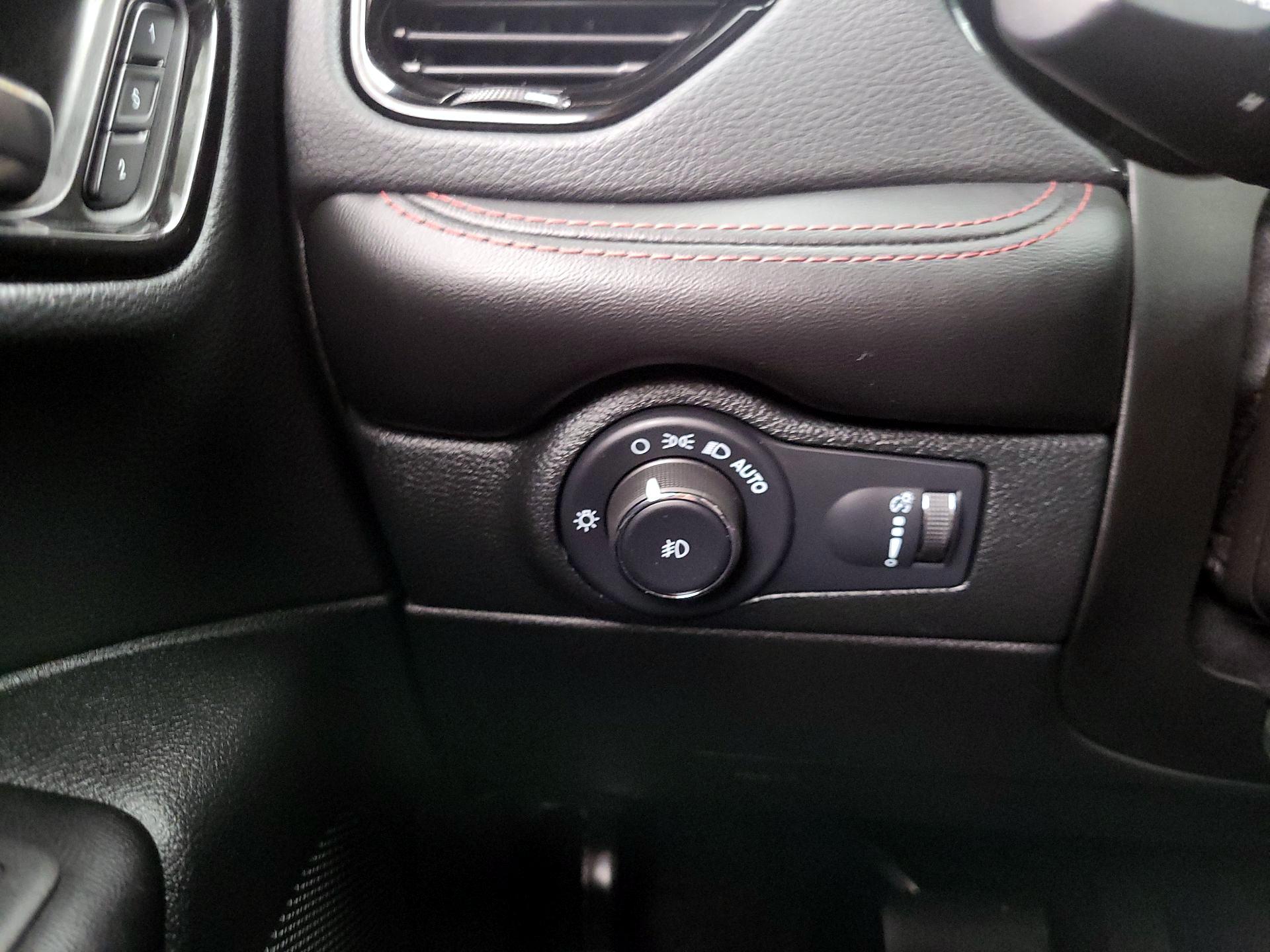 Thumbnail: 2022 Dodge Durango - 13