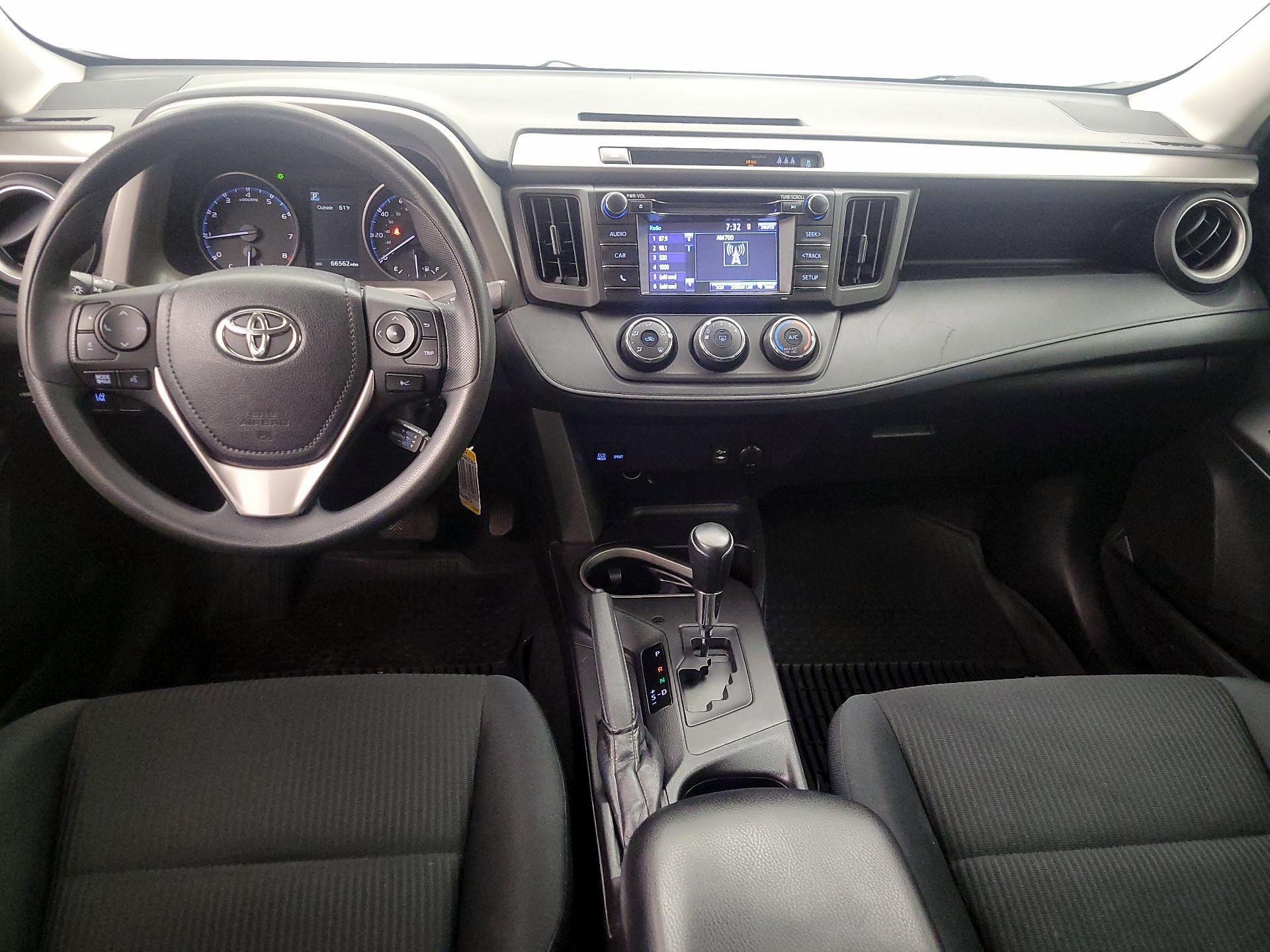 Thumbnail: 2018 Toyota RAV4 - 9