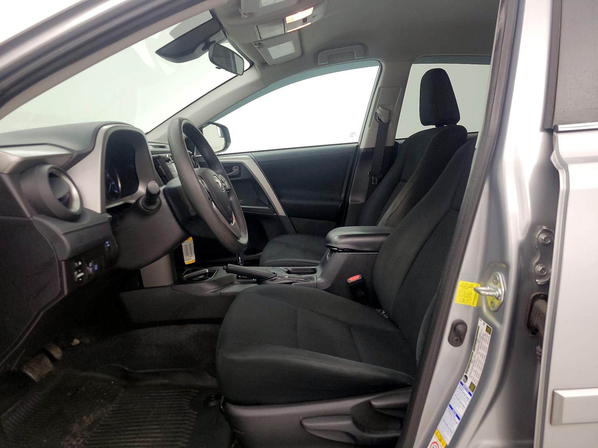 Thumbnail: 2018 Toyota RAV4 - 11