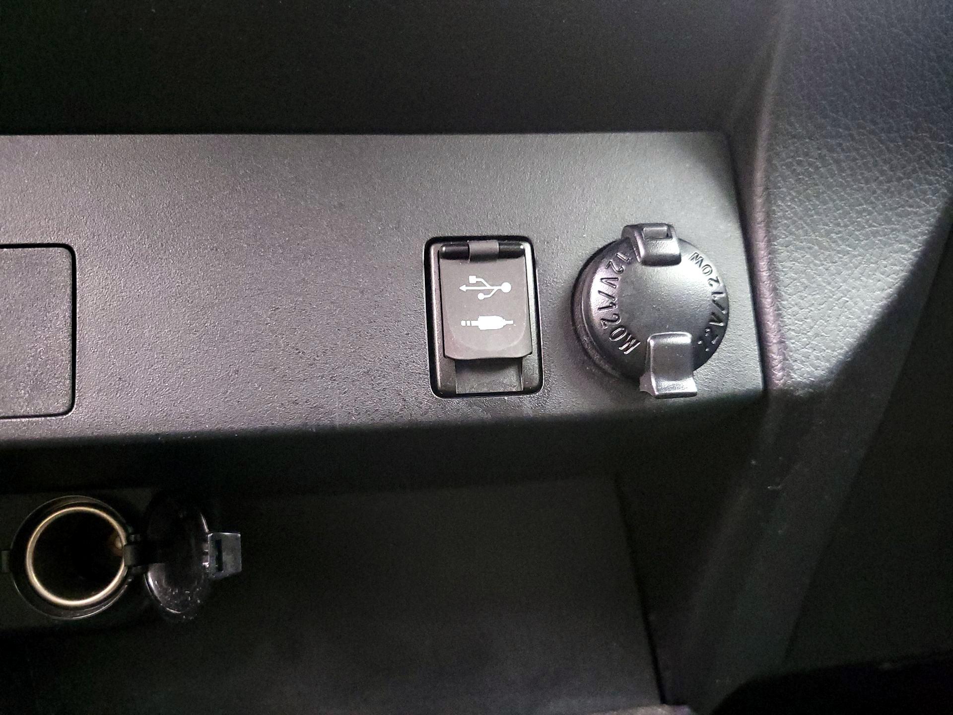 Thumbnail: 2018 Toyota RAV4 - 18