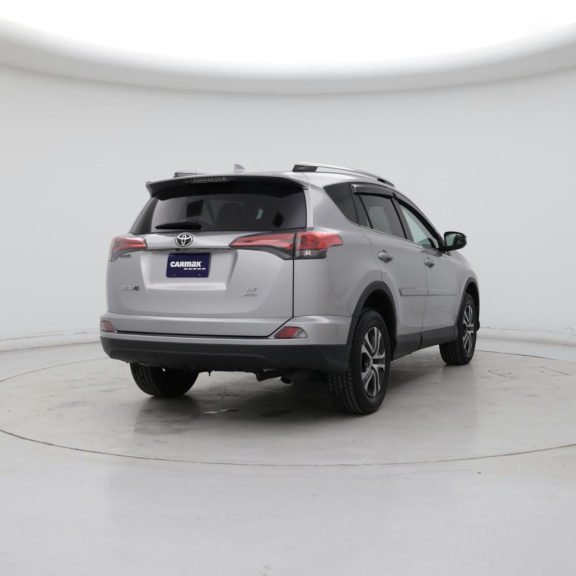 Thumbnail: 2018 Toyota RAV4 - 8