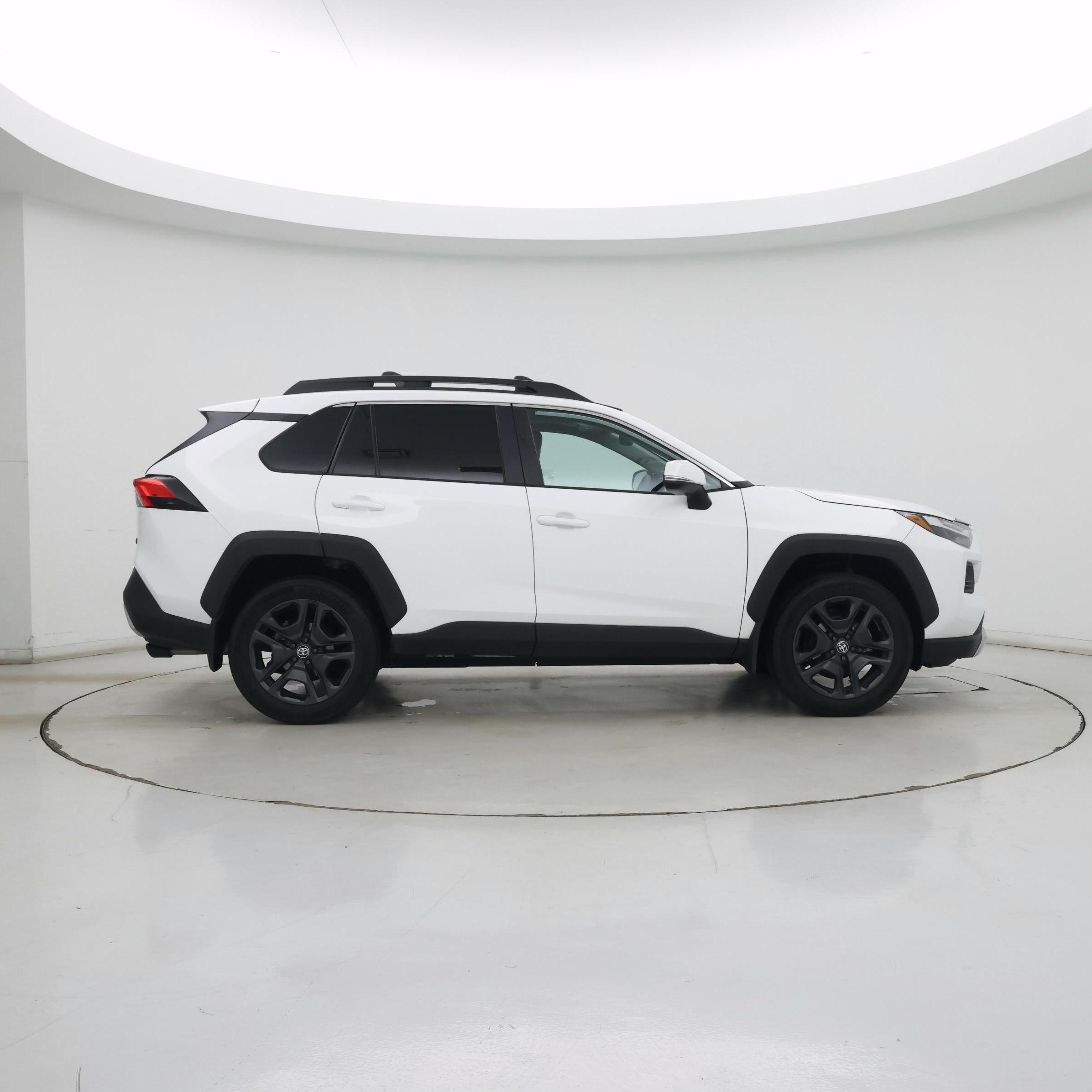 Thumbnail: 2023 Toyota RAV4 - 7