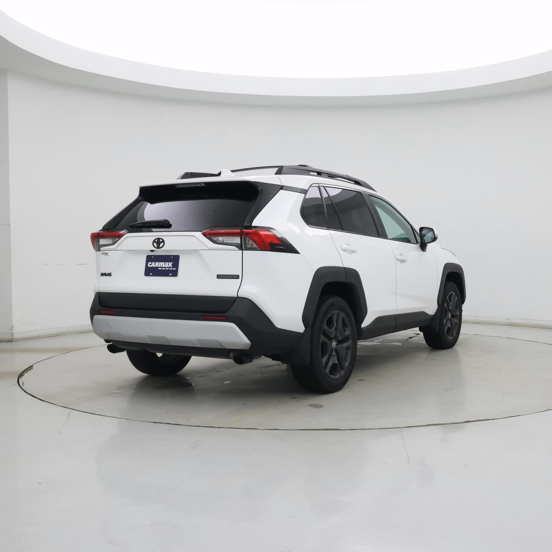 Thumbnail: 2023 Toyota RAV4 - 8