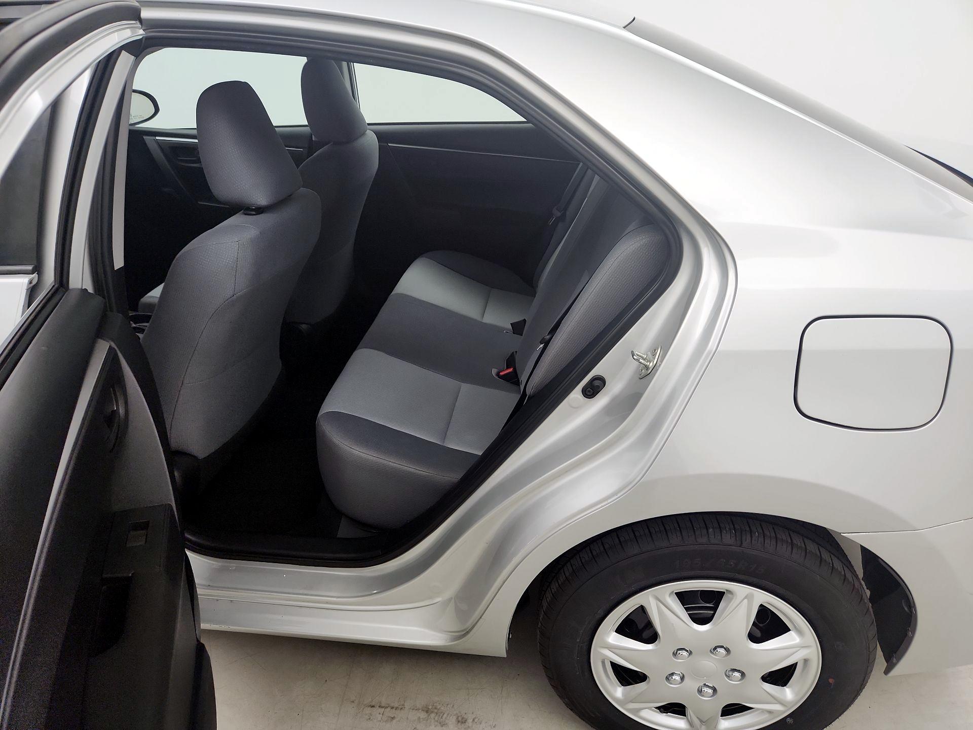 Thumbnail: 2015 Toyota Corolla - 18