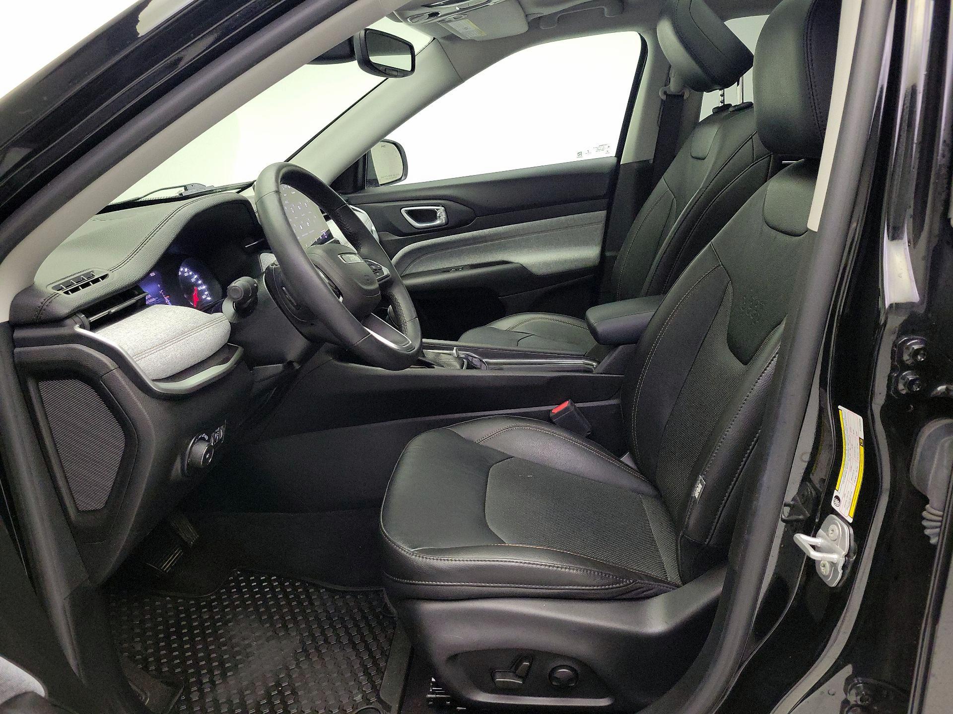 Thumbnail: 2022 Jeep Compass - 11