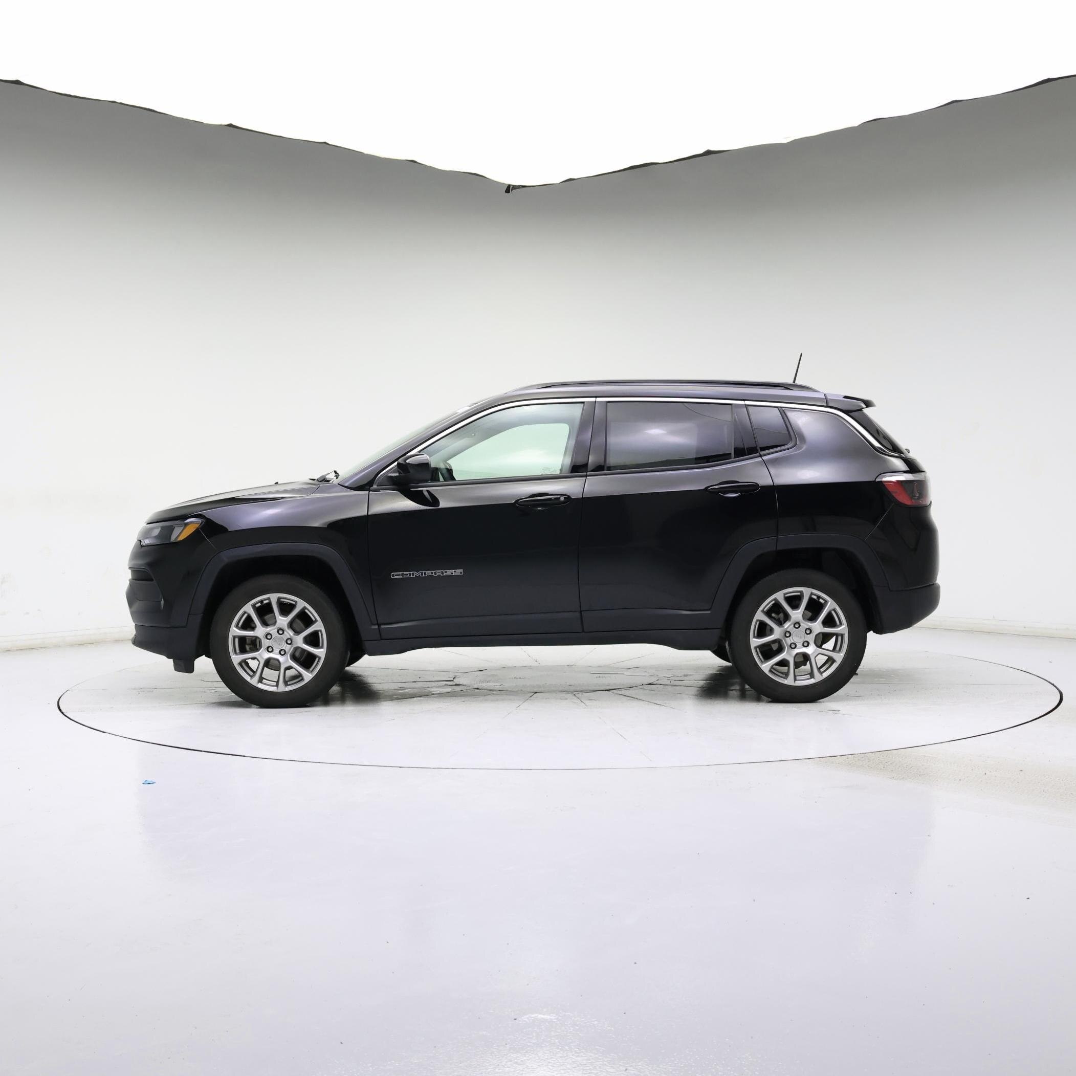 Thumbnail: 2022 Jeep Compass - 3