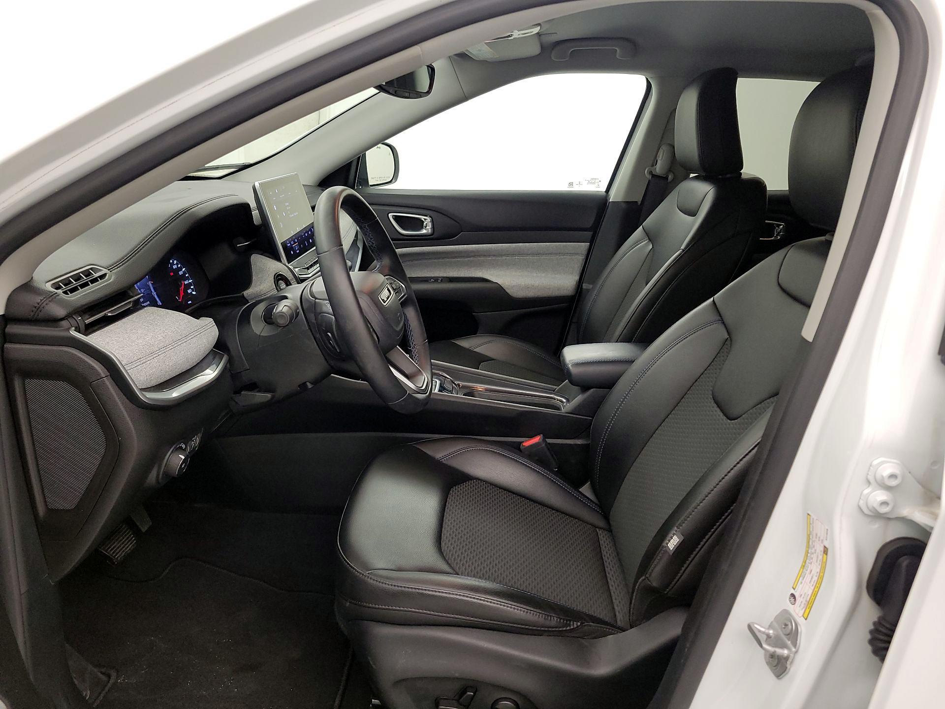 Thumbnail: 2022 Jeep Compass - 11