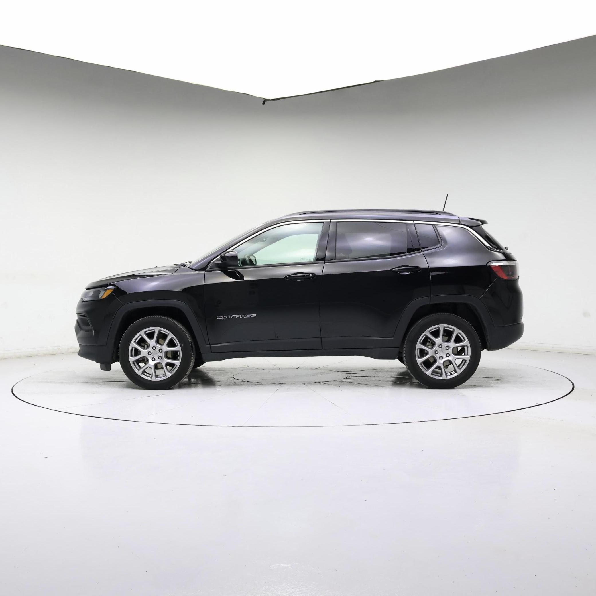 Thumbnail: 2022 Jeep Compass - 3