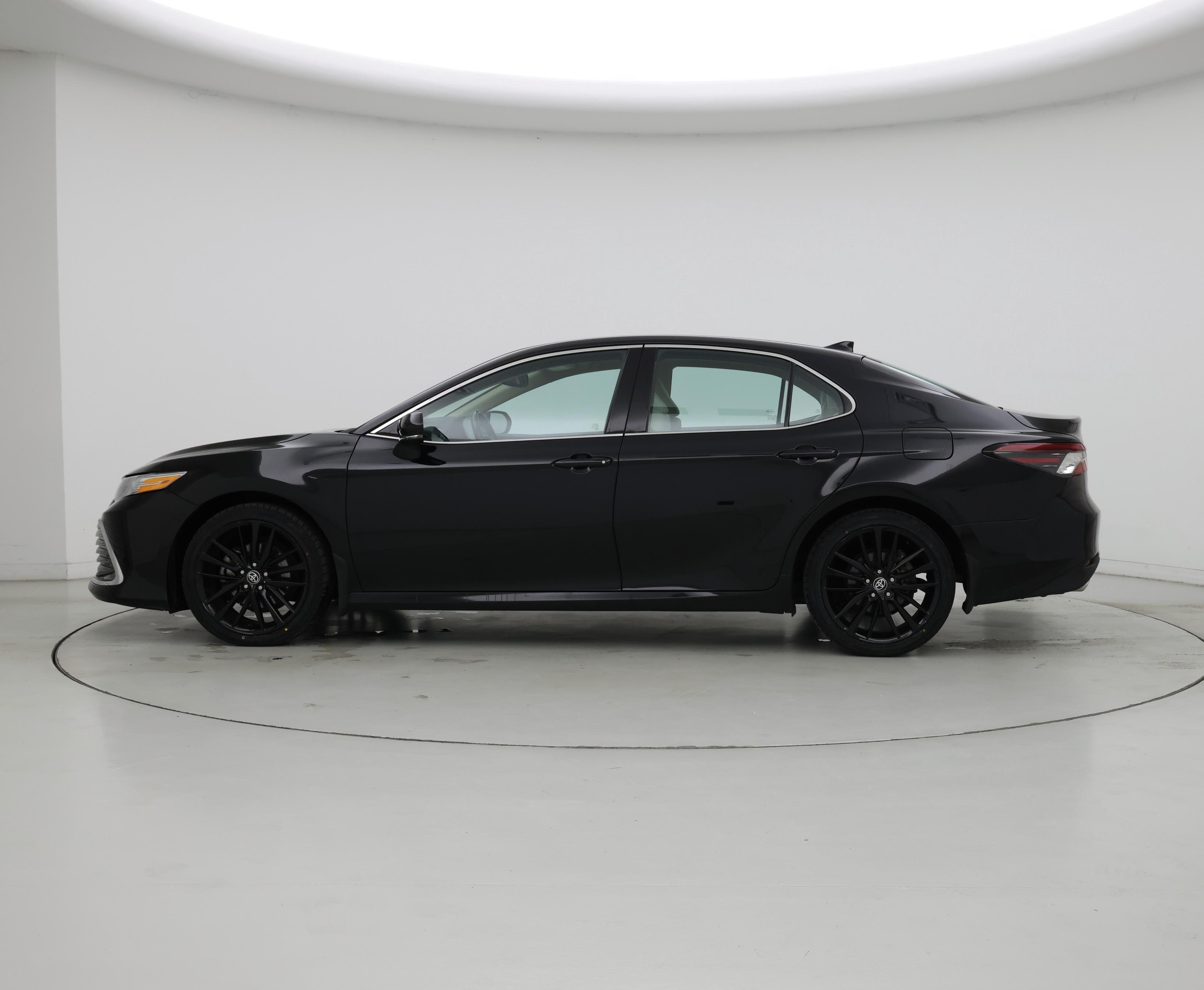 Thumbnail: 2022 Toyota Camry - 3