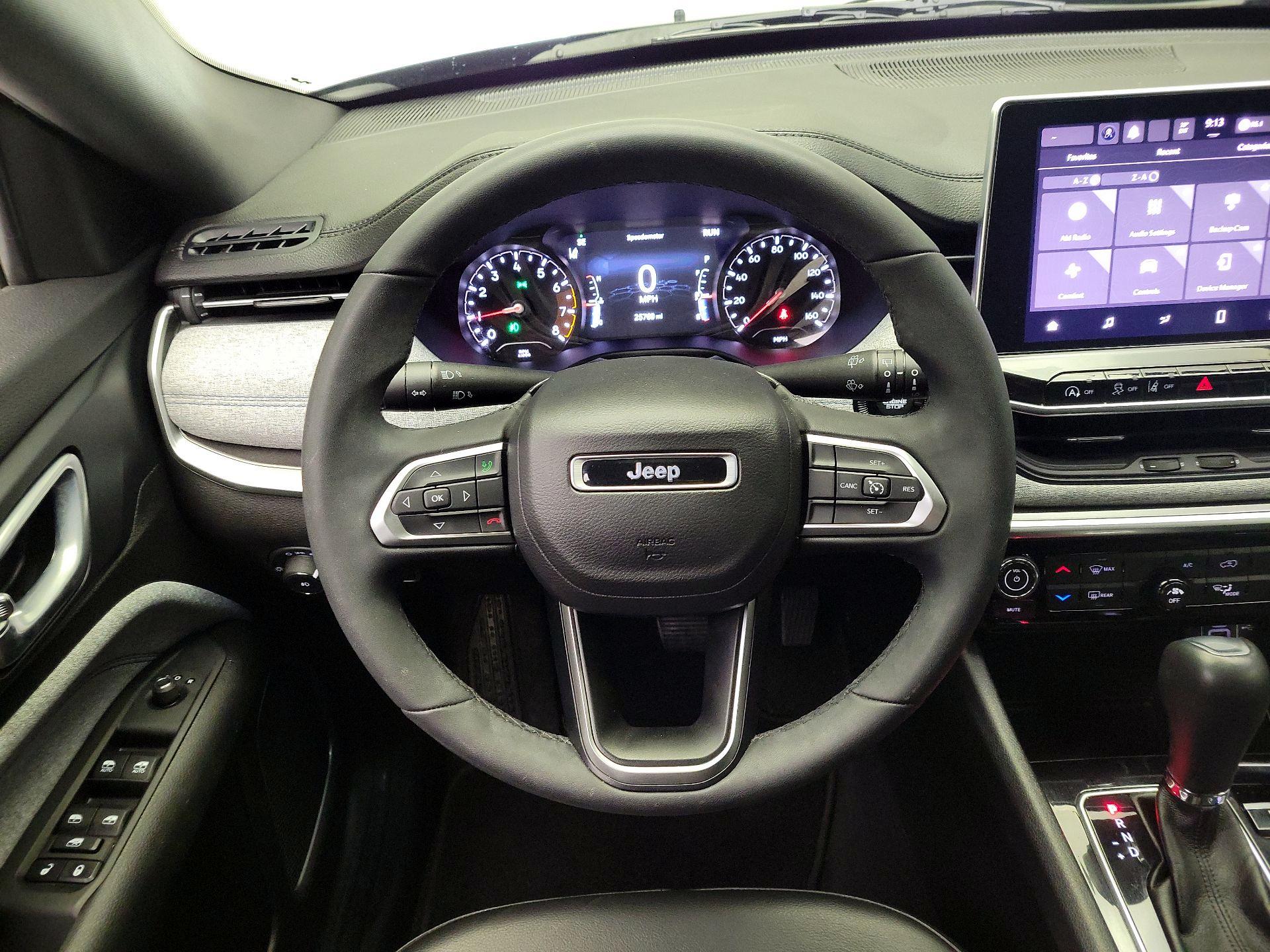 Thumbnail: 2023 Jeep Compass - 10