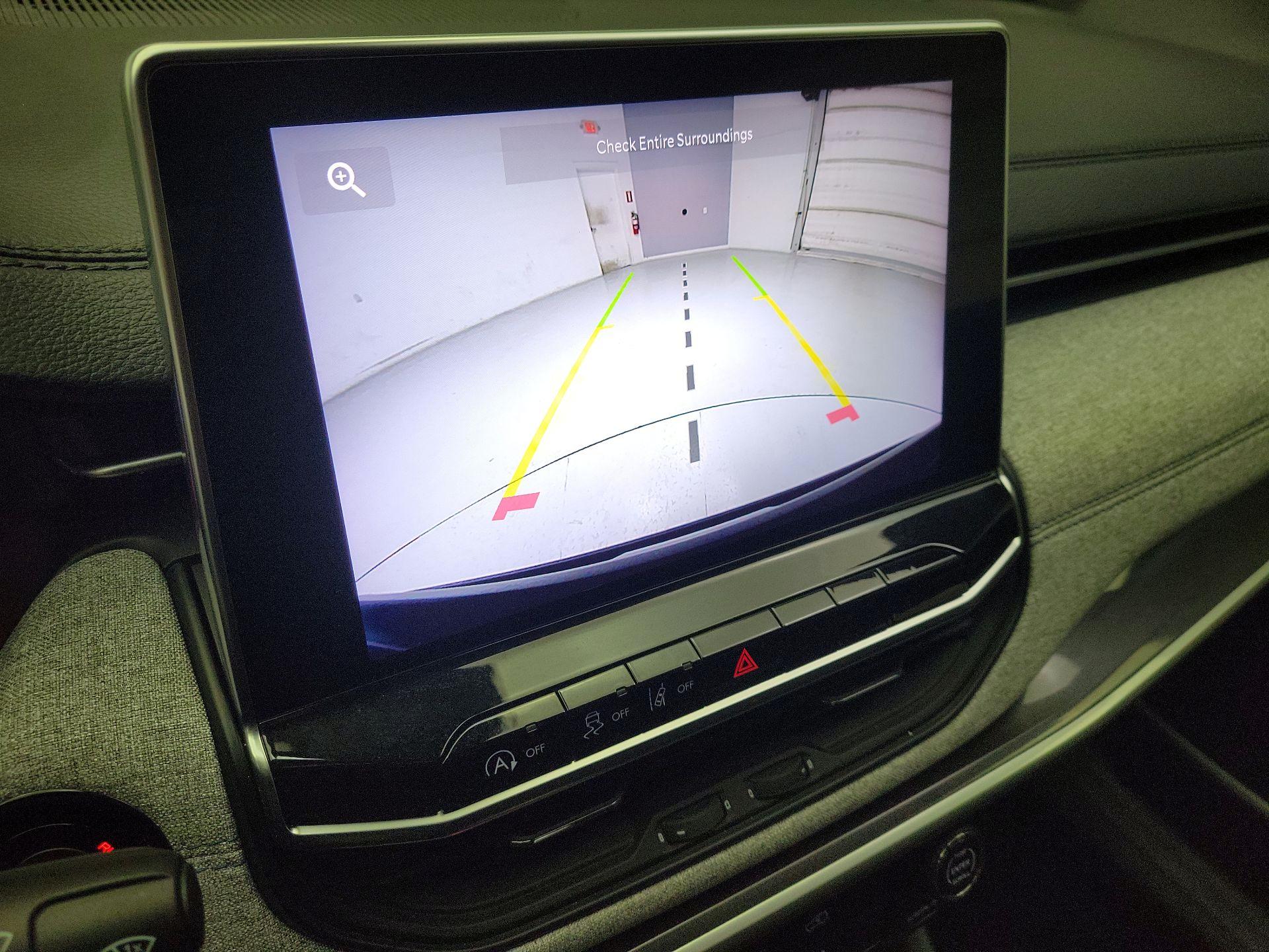 Thumbnail: 2023 Jeep Compass - 14