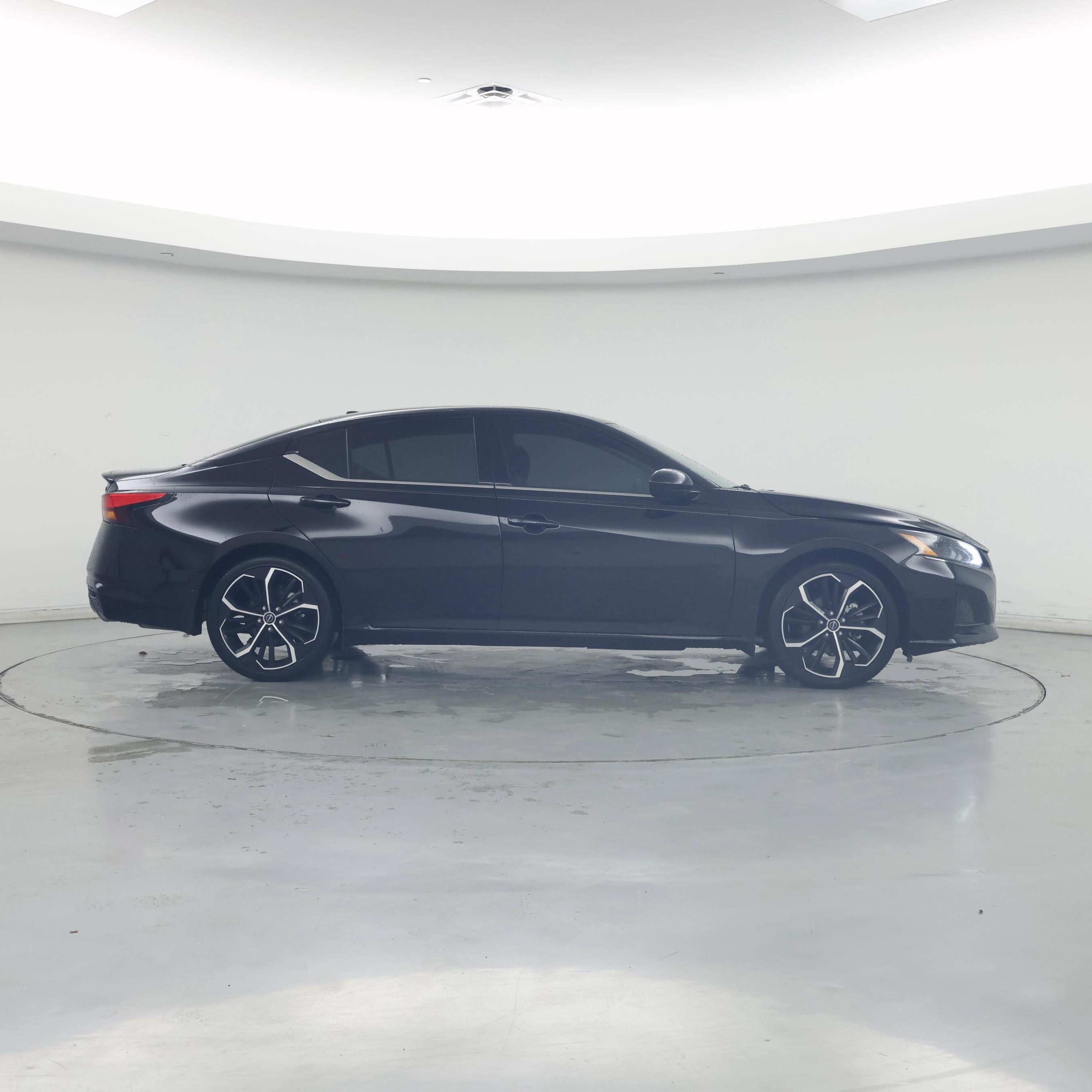 Thumbnail: 2023 Nissan Altima - 7