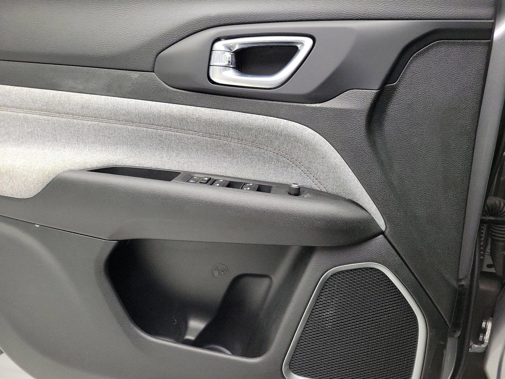 Thumbnail: 2023 Jeep Compass - 12