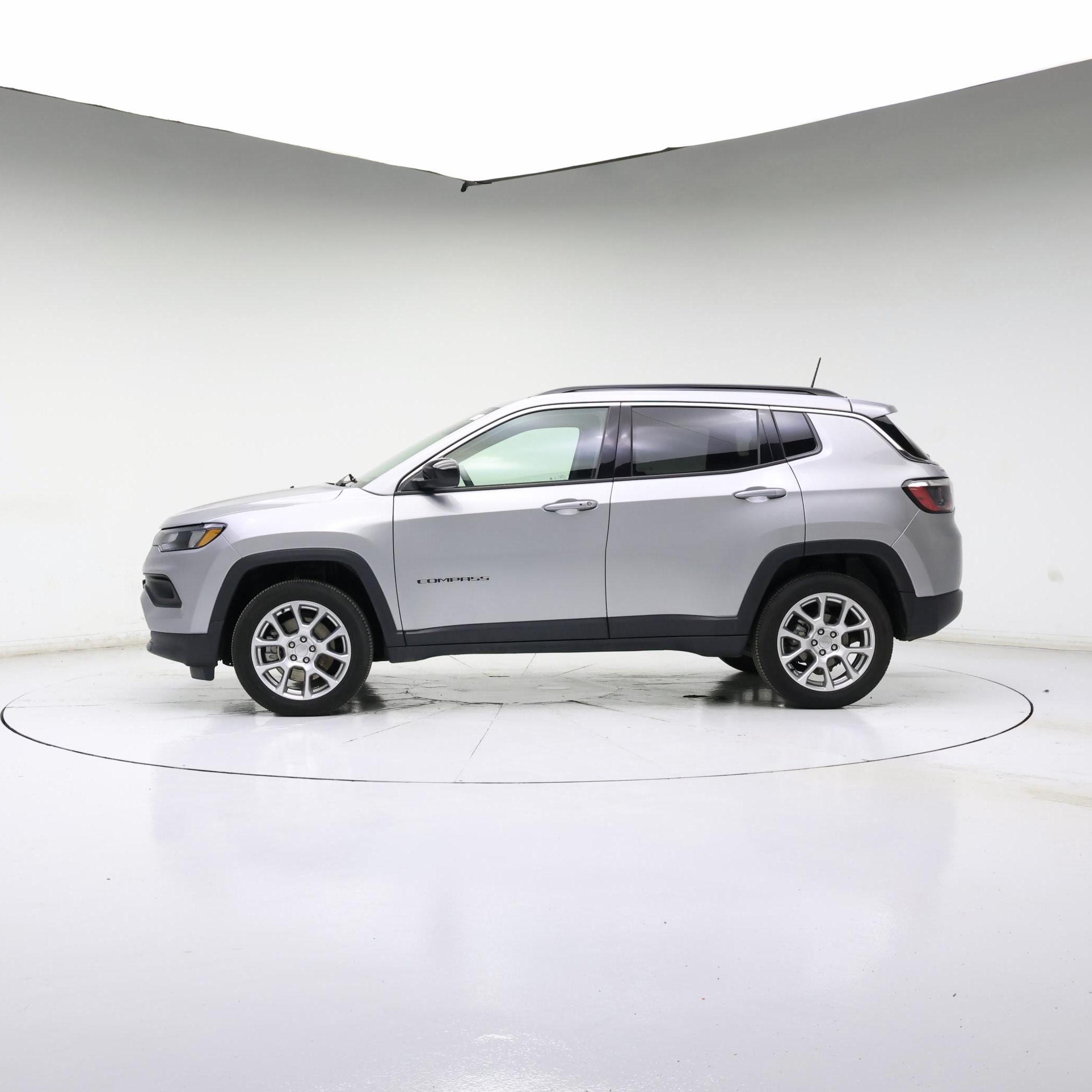 Thumbnail: 2023 Jeep Compass - 3