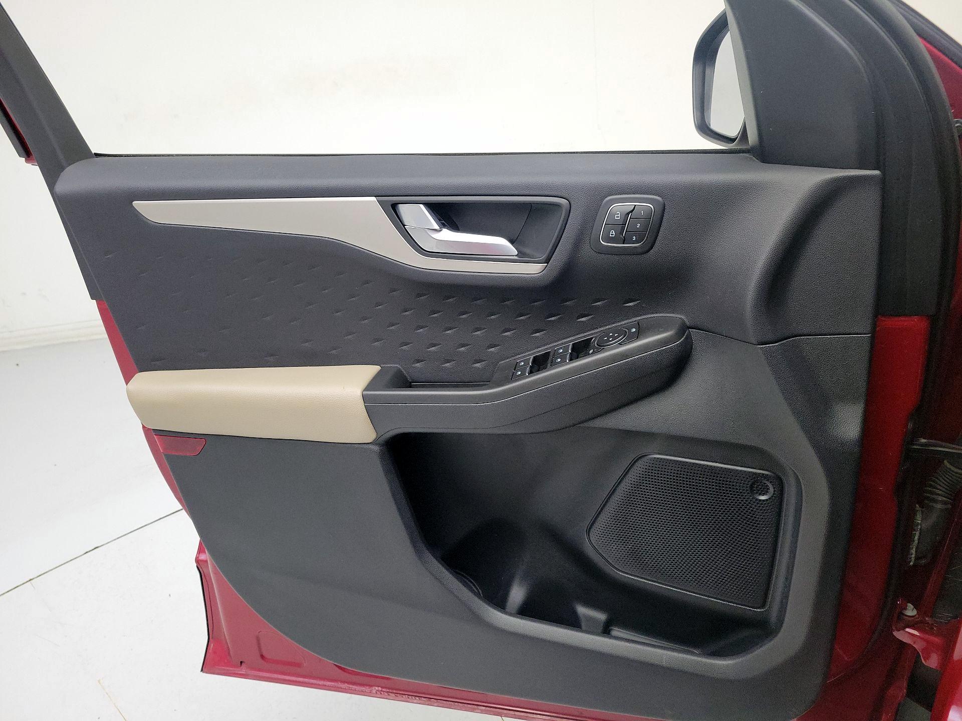 Thumbnail: 2020 Ford Escape - 12