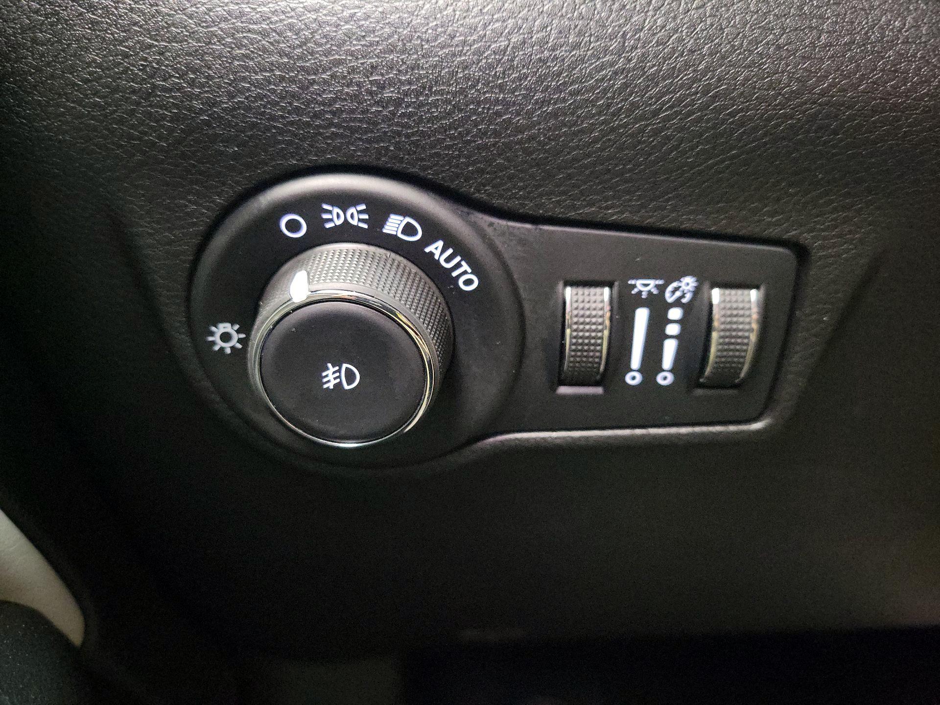 Thumbnail: 2022 Jeep Compass - 13