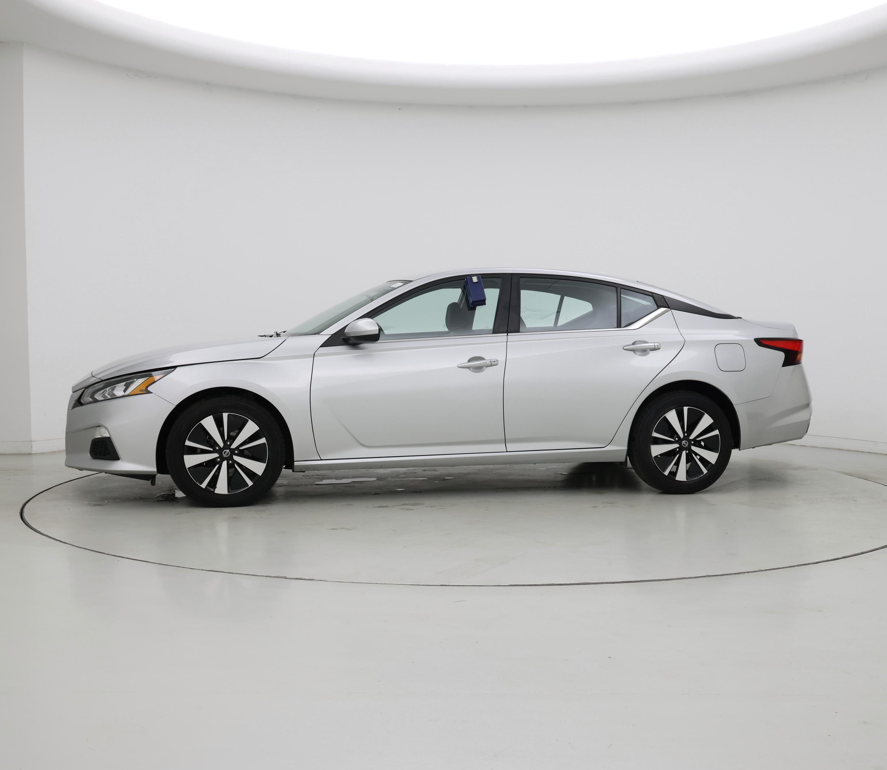 Thumbnail: 2021 Nissan Altima - 3