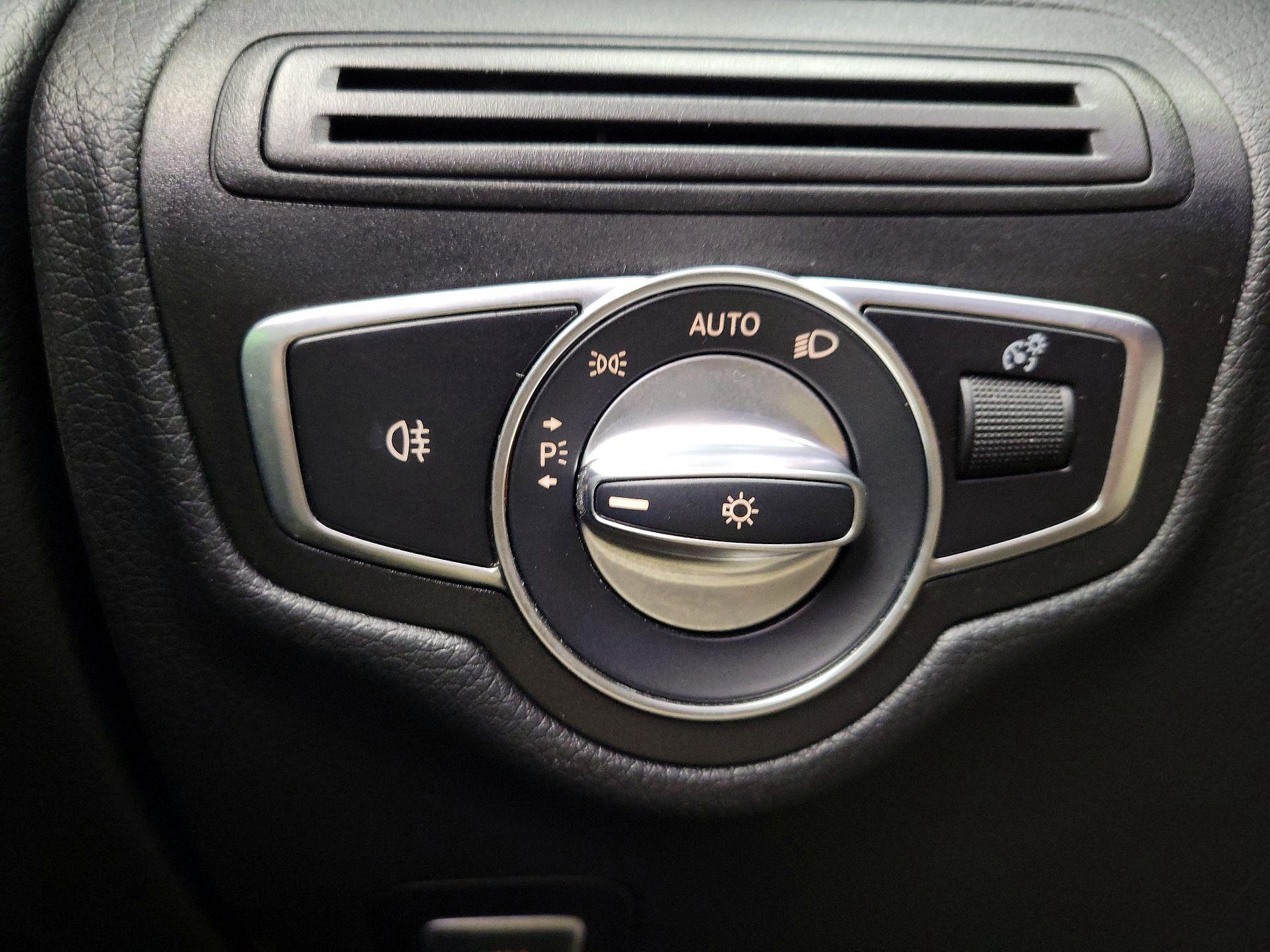 Thumbnail: 2021 Mercedes-Benz GLC - 13